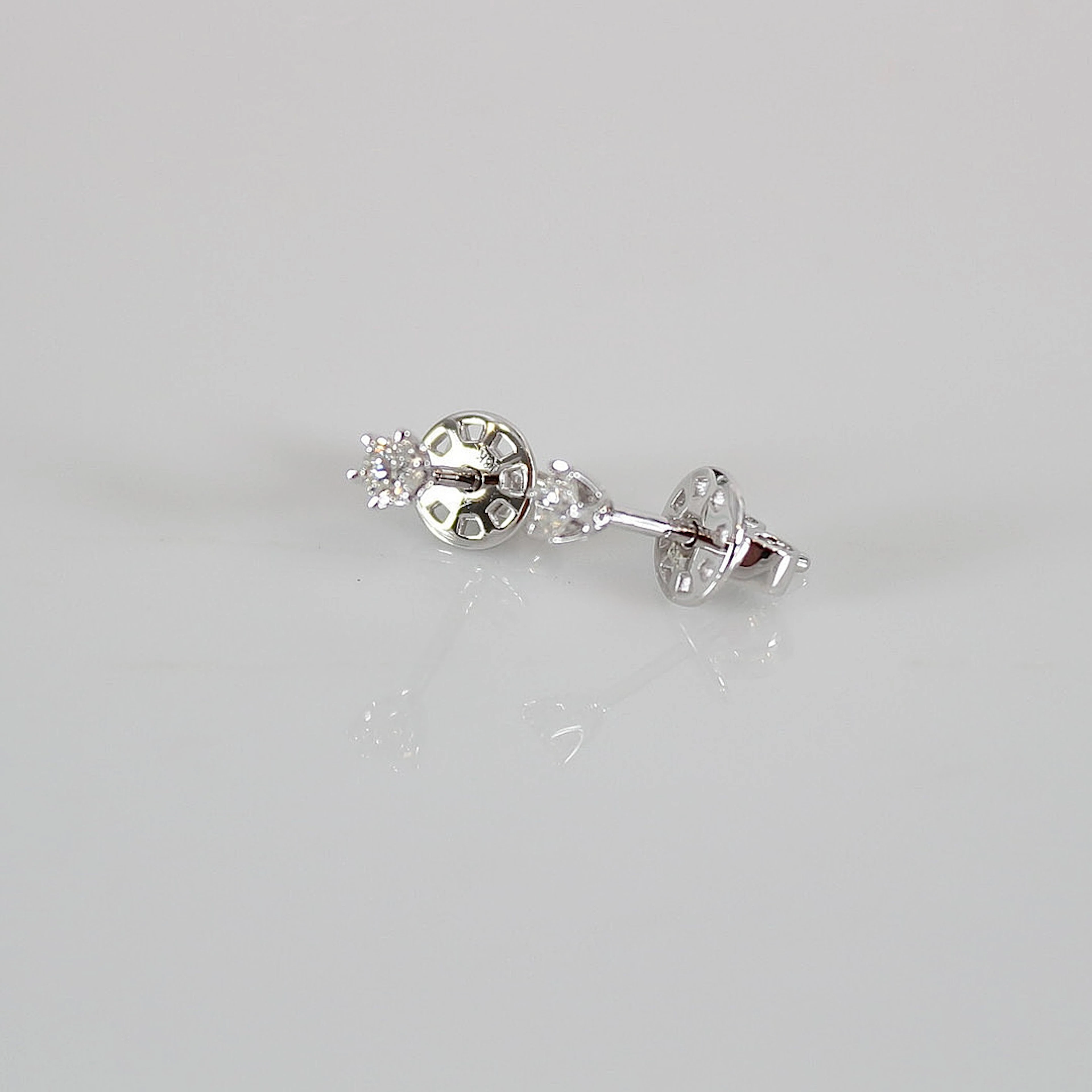 ENSTENSÖRHÄNGEN, 0,17ct, vitguld 18K.