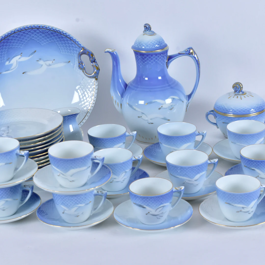 KAFFESREVIS, porslin, Bing & Gröndahl, "Blå mås med guldkant".