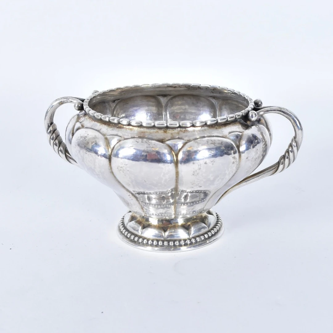 GEORG JENSEN. sockerskål, silver, dessin no 3.