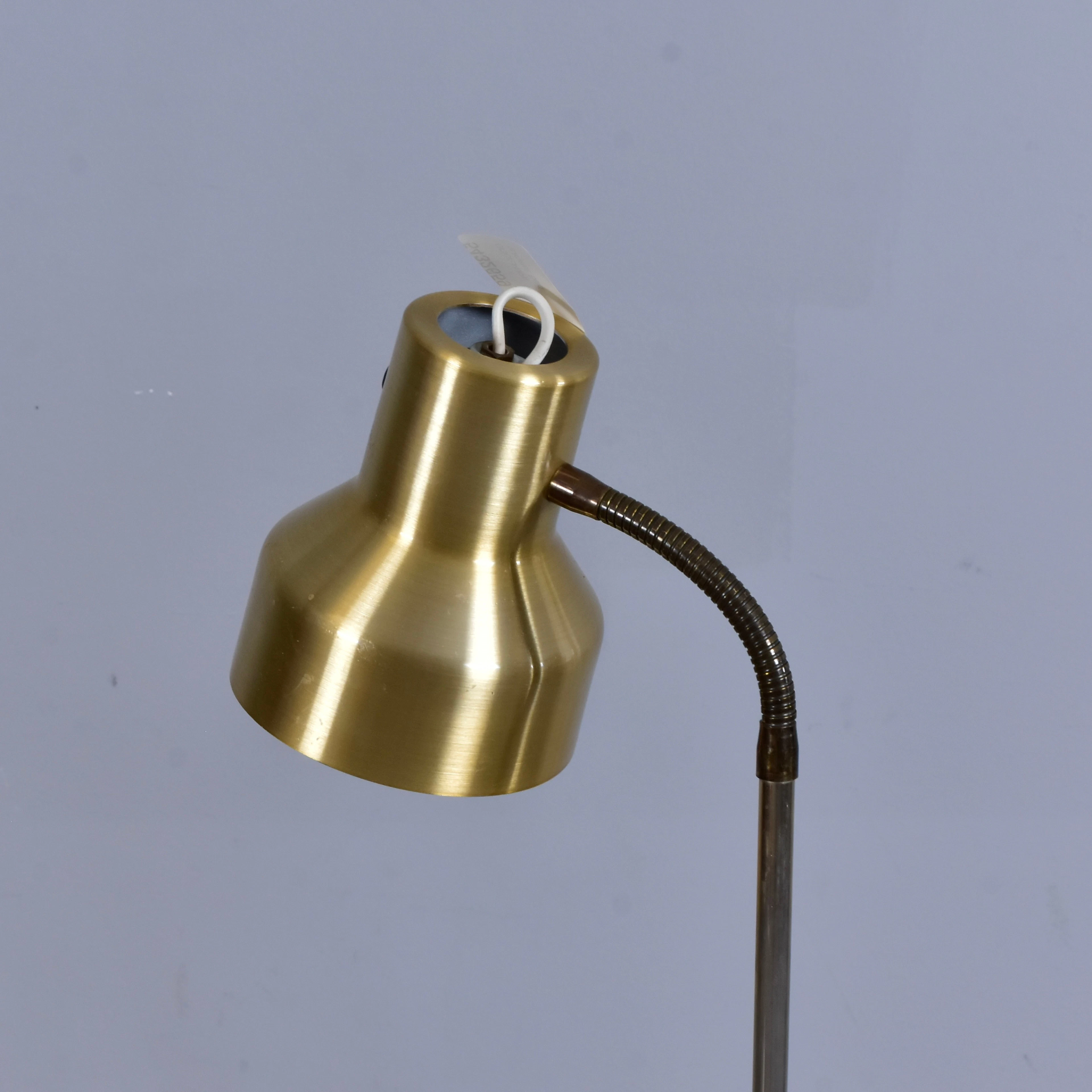 GOLVLAMPA, gulmetall, Belid.