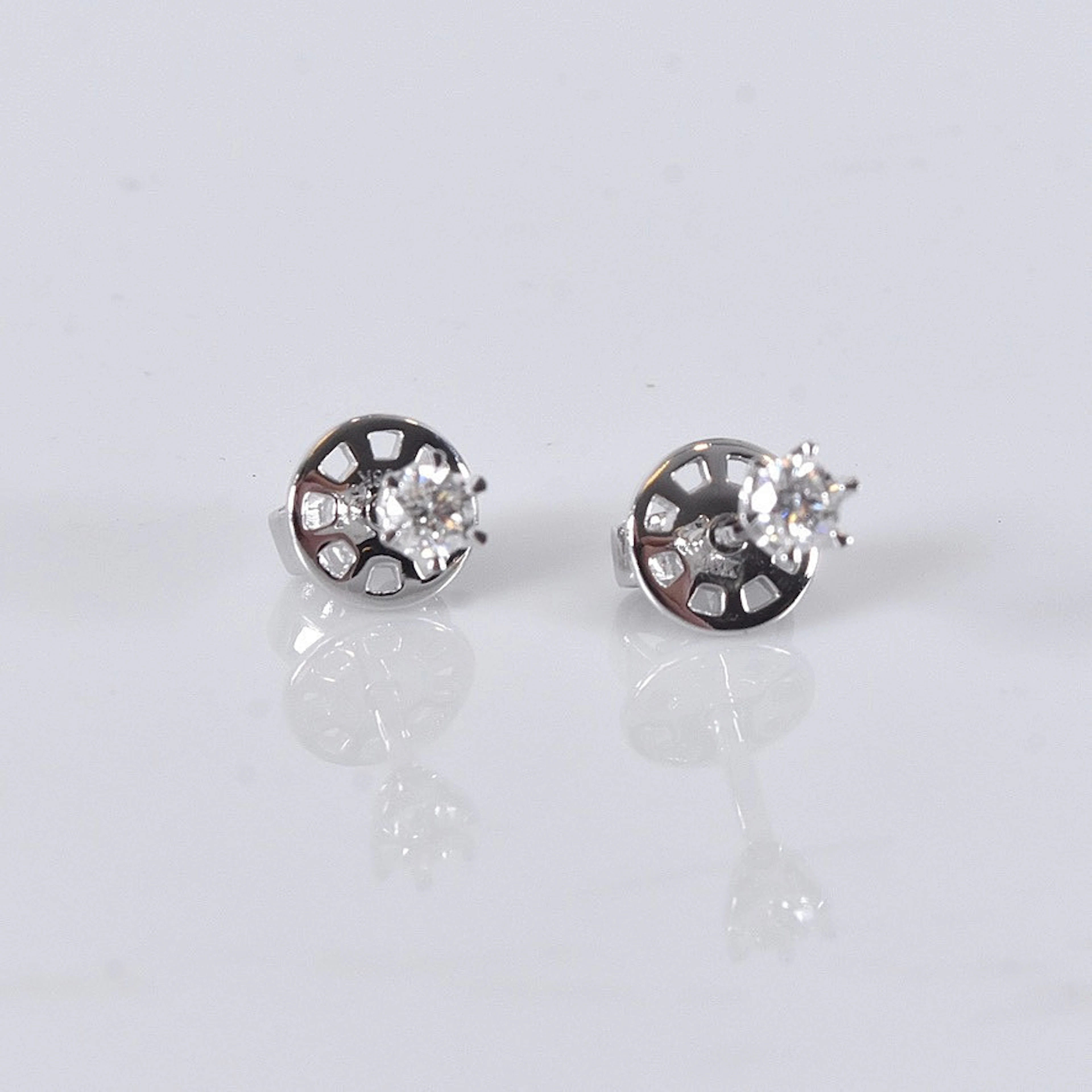 ENSTENSÖRHÄNGEN, 0,17ct, vitguld 18K.