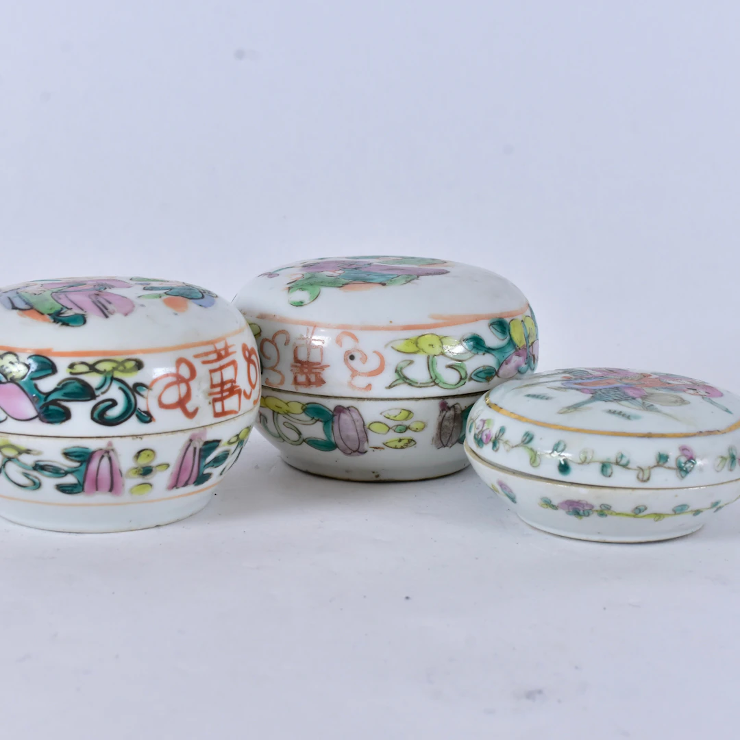 LOCKASKAR, 3-stycken, porslin, 18/1900-tal.