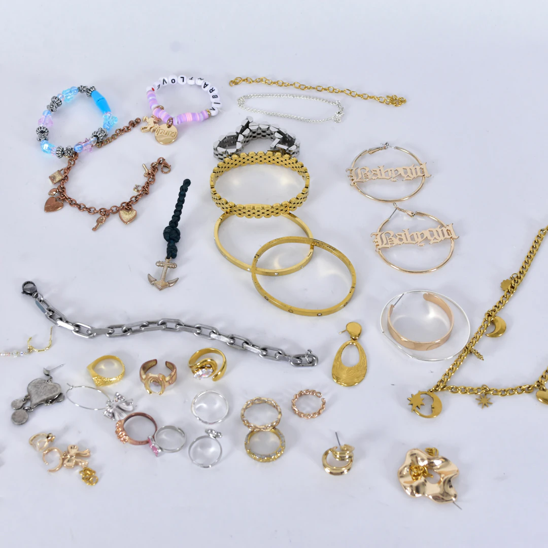 SMYCKE, Bl a, Camille Brinch Shiny Sparkly-ring, Camilla Krøyer med mera.