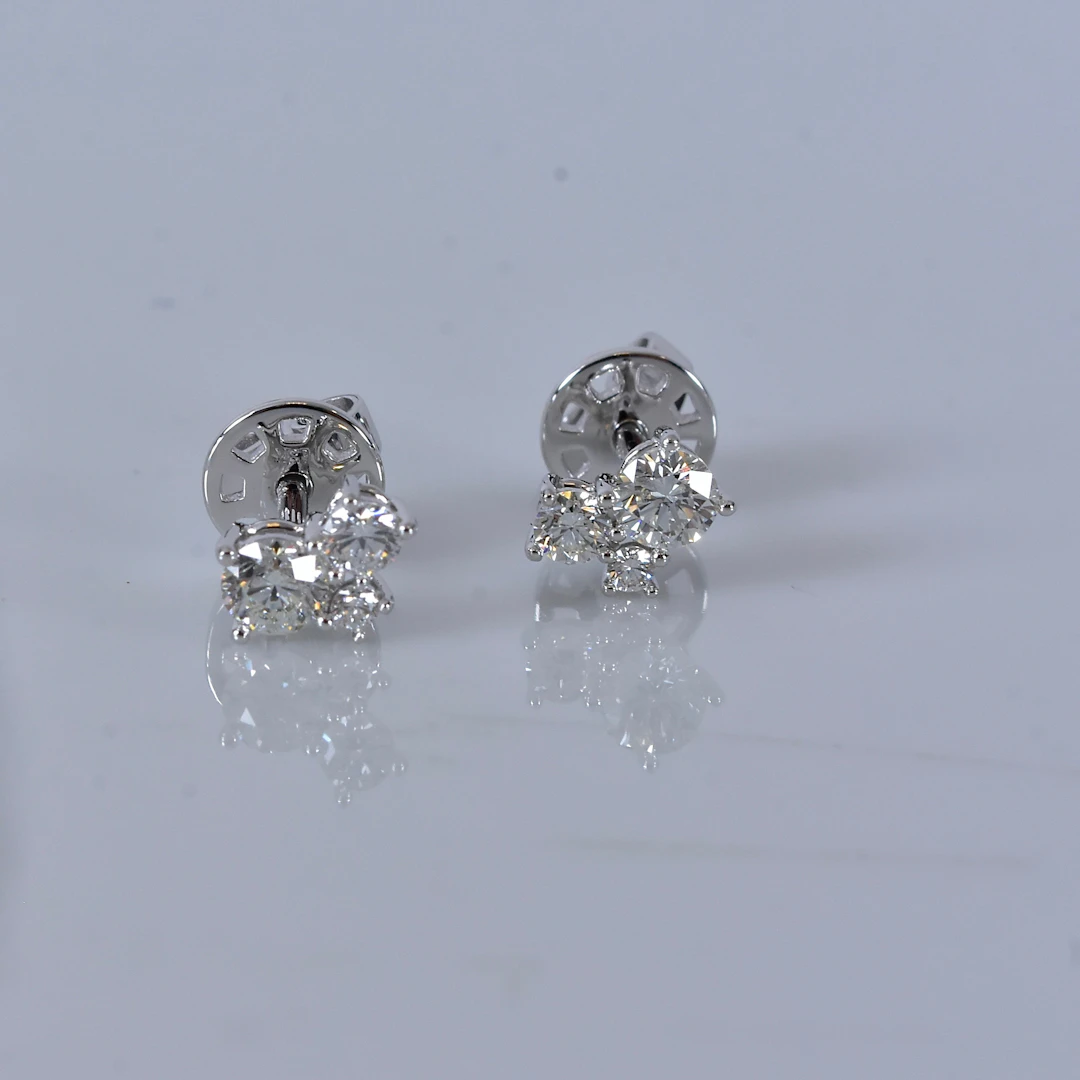 DIAMANTÖRHÄNGEN, 0,57ct, vitguld 18K.