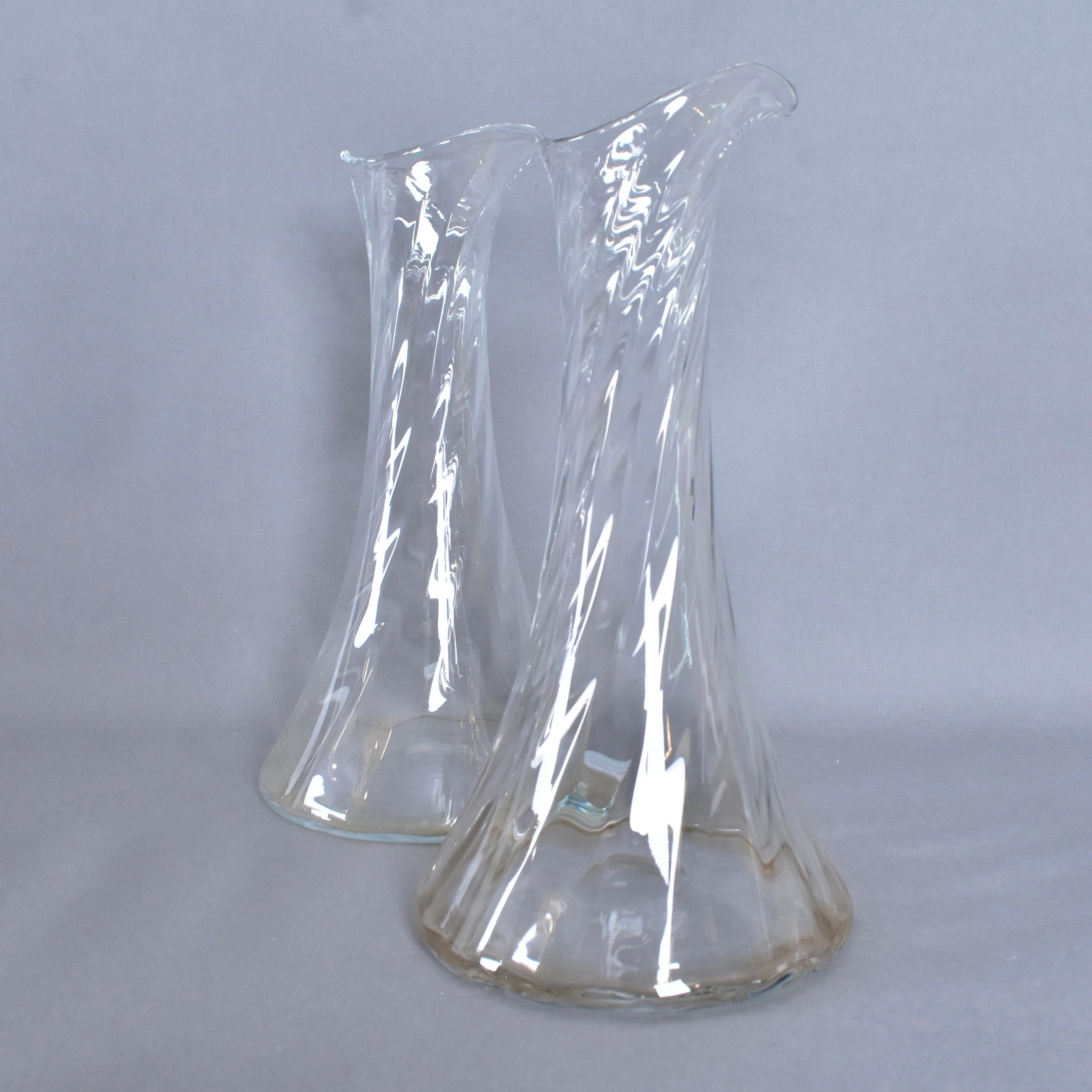 GUNNAR CYRÉN. Karaffer, 2 st, glas, "Helena".