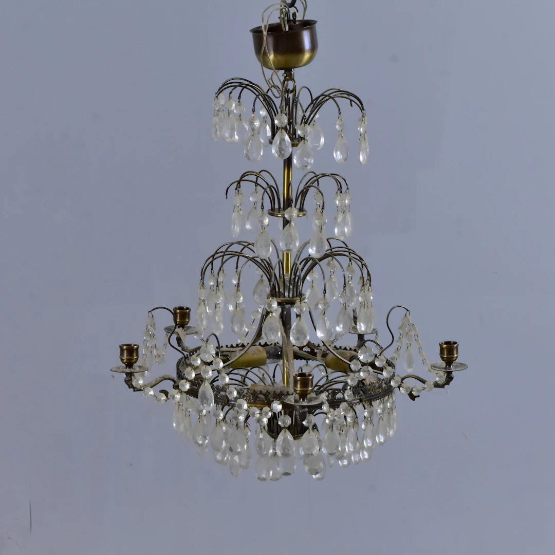 TAKLAMPA, med prismor, 1900-tal.