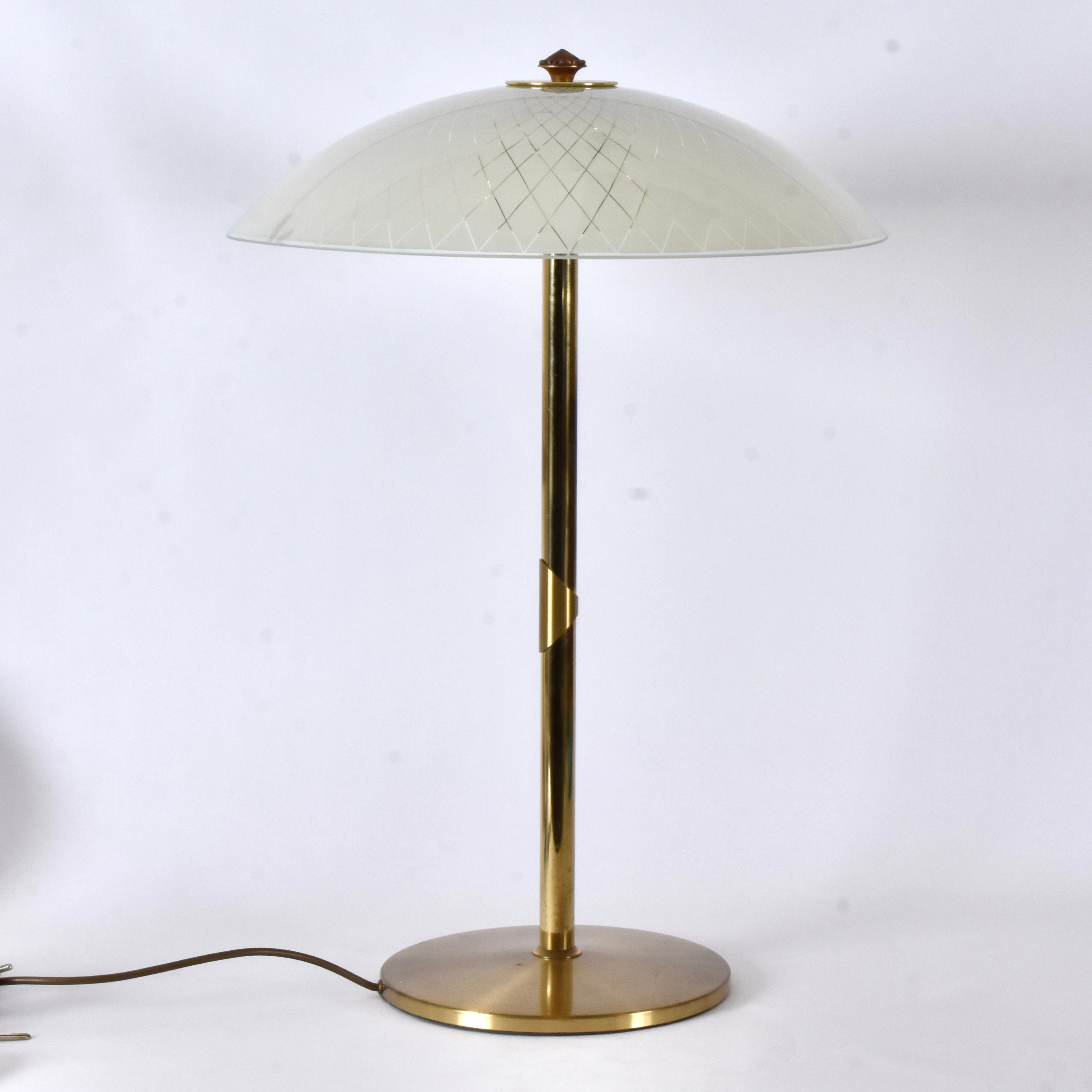 BORDSLAMPA, mässing och glas.