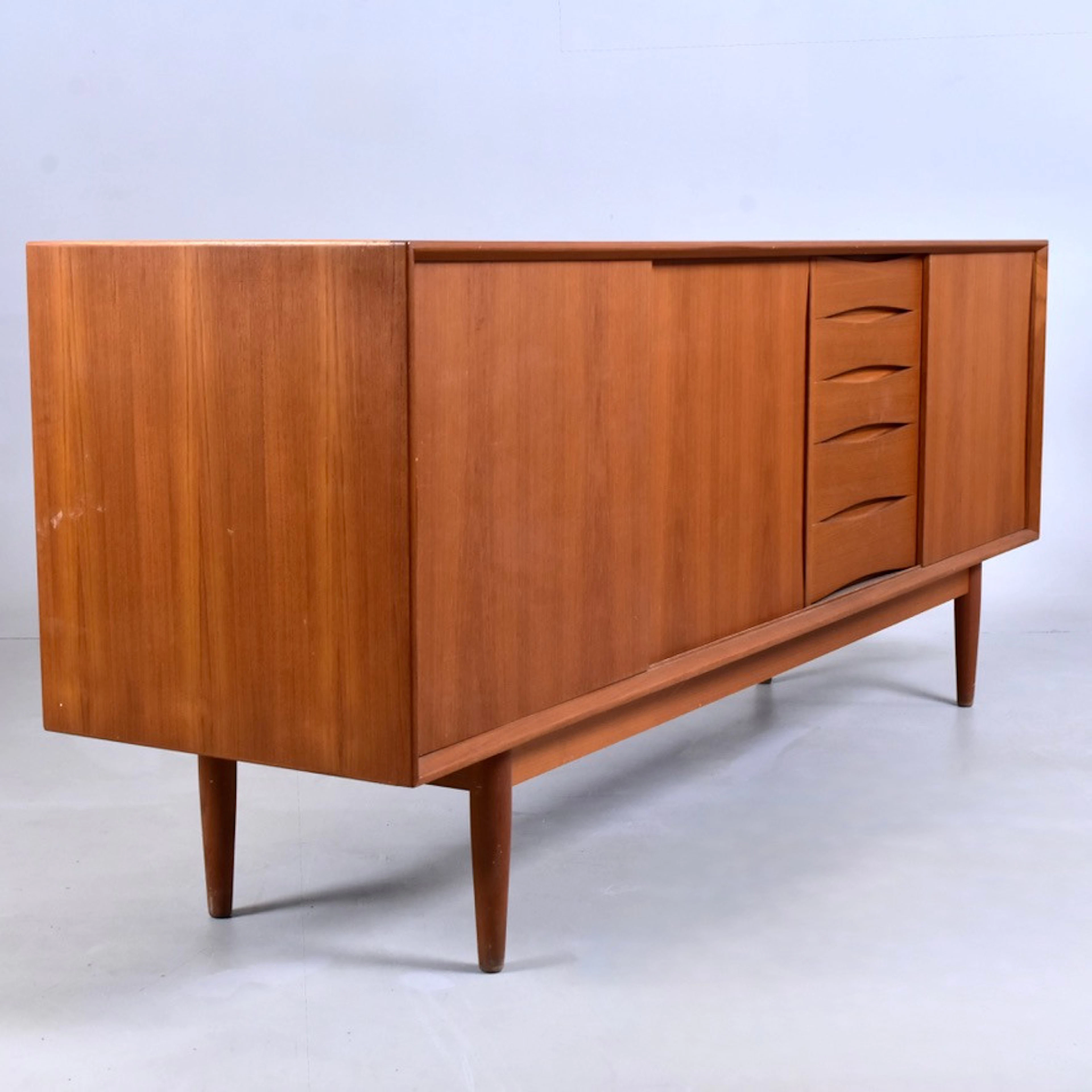 FREDRIK KAYSER. sideboard teak, Skeie & Co, "Spekter".