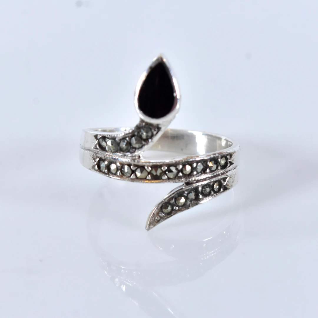 RING, sterlingsilver med markasiter.