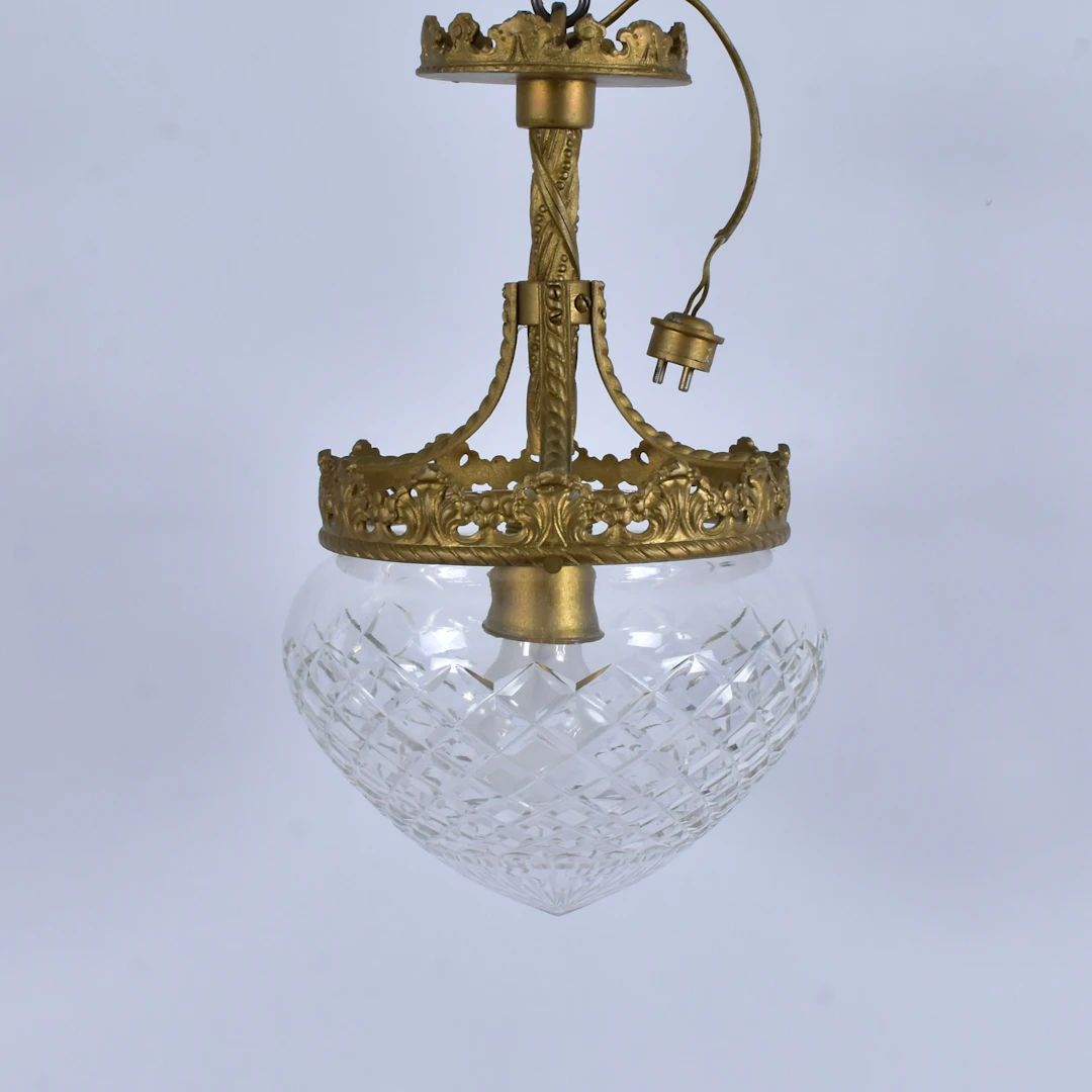 TAKLAMPAMPA, glas/bronserad metall, 1900-talets första hälft.