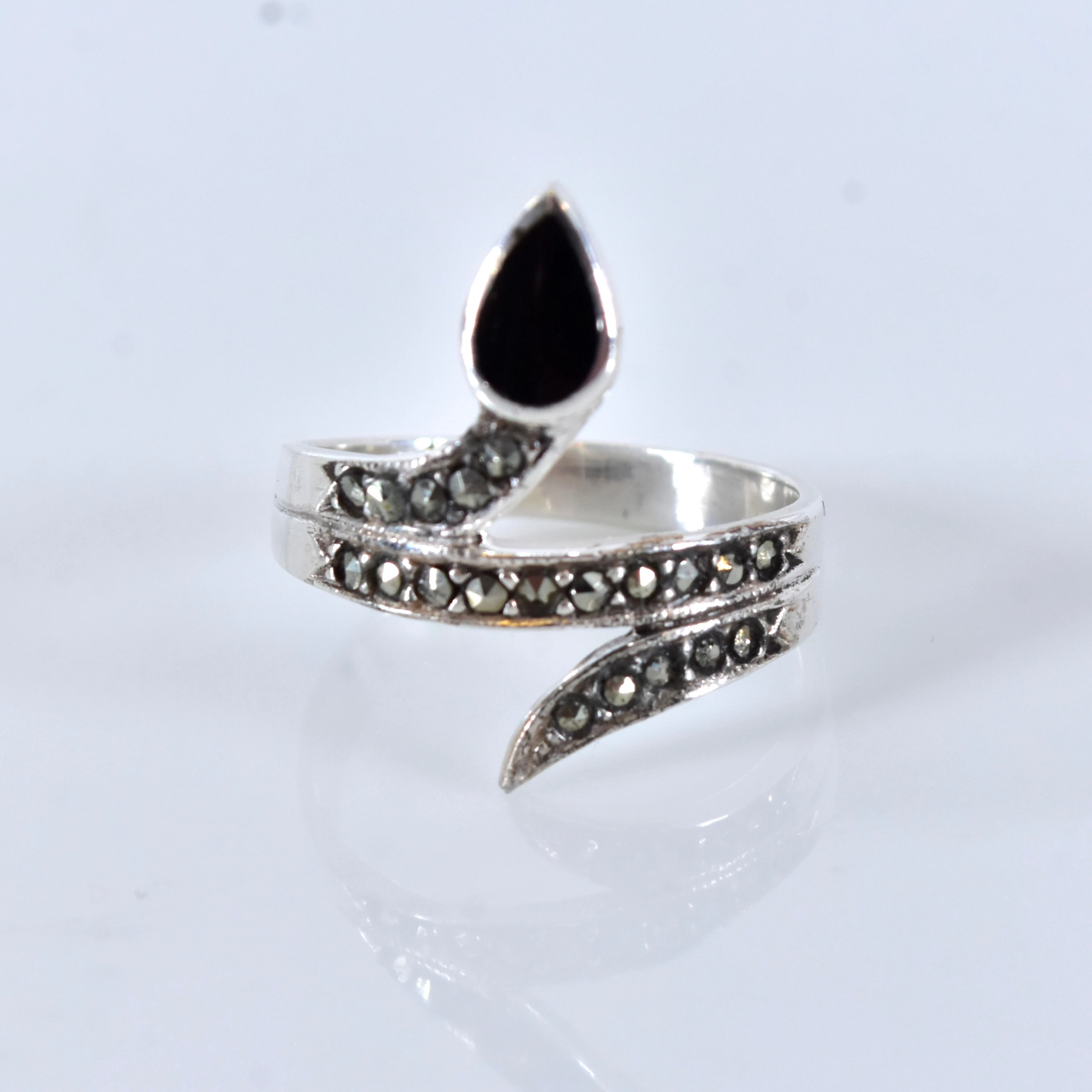 RING, sterlingsilver med markasiter.