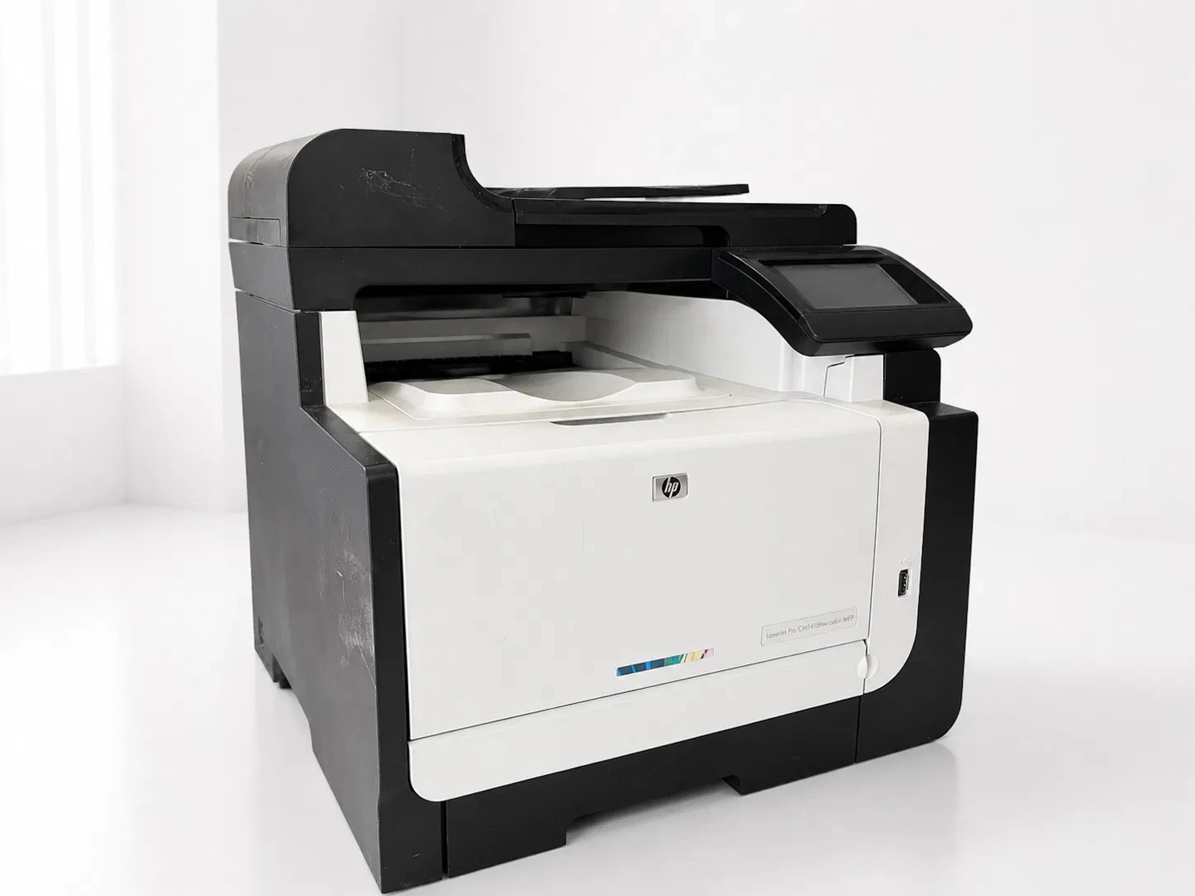 Hewlett Packard LaserJet Pro CM1415fnw multifunktionsfarveprinter.