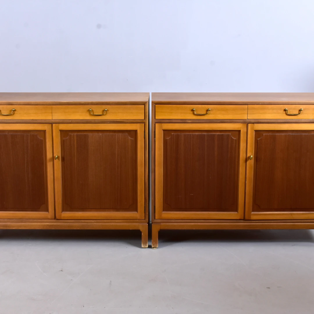 SIDEBOARDS, 1 par, valnöt, 1960-tal.