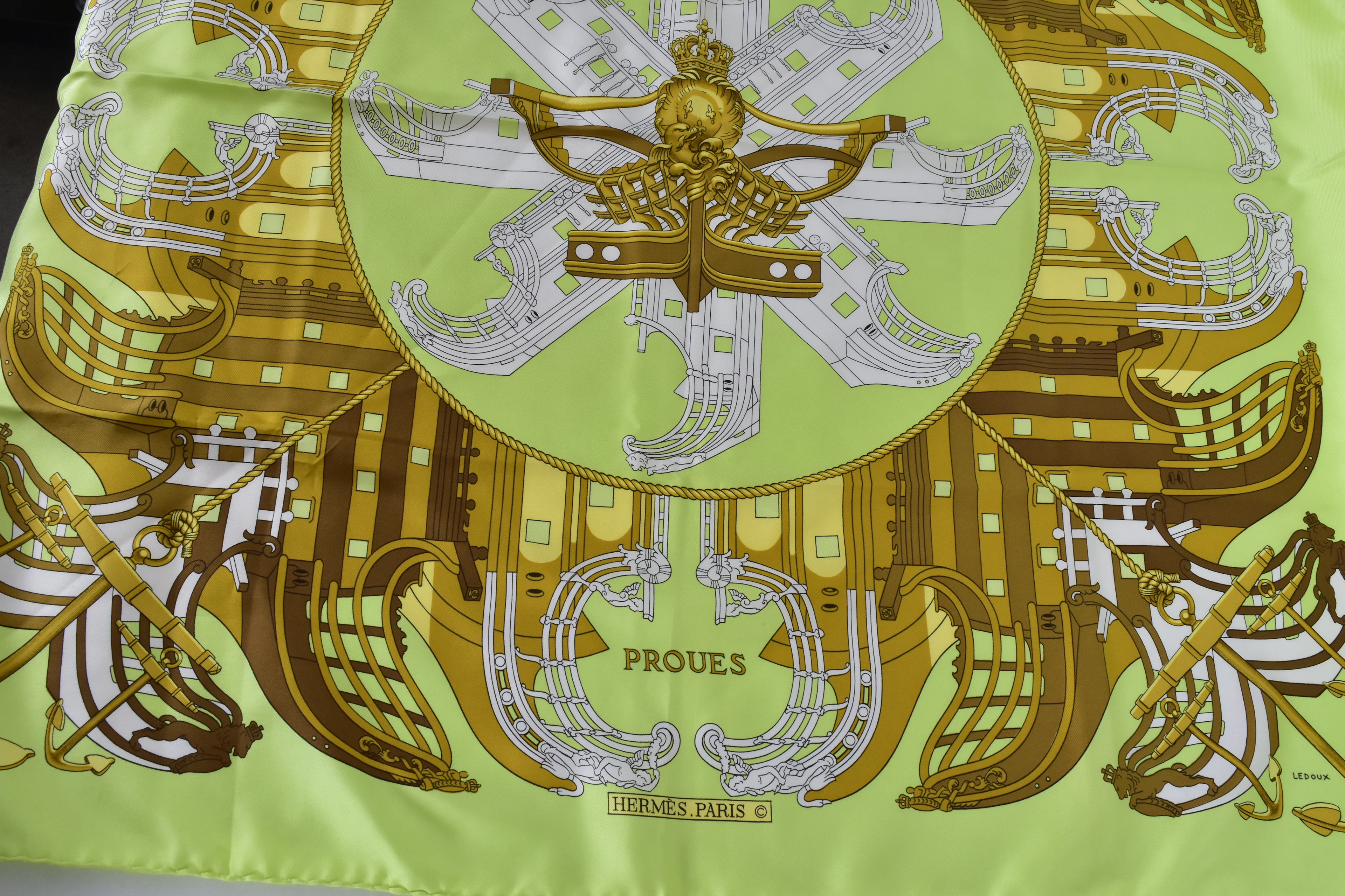 HERMÈS. scarf, siden, "Proues".
