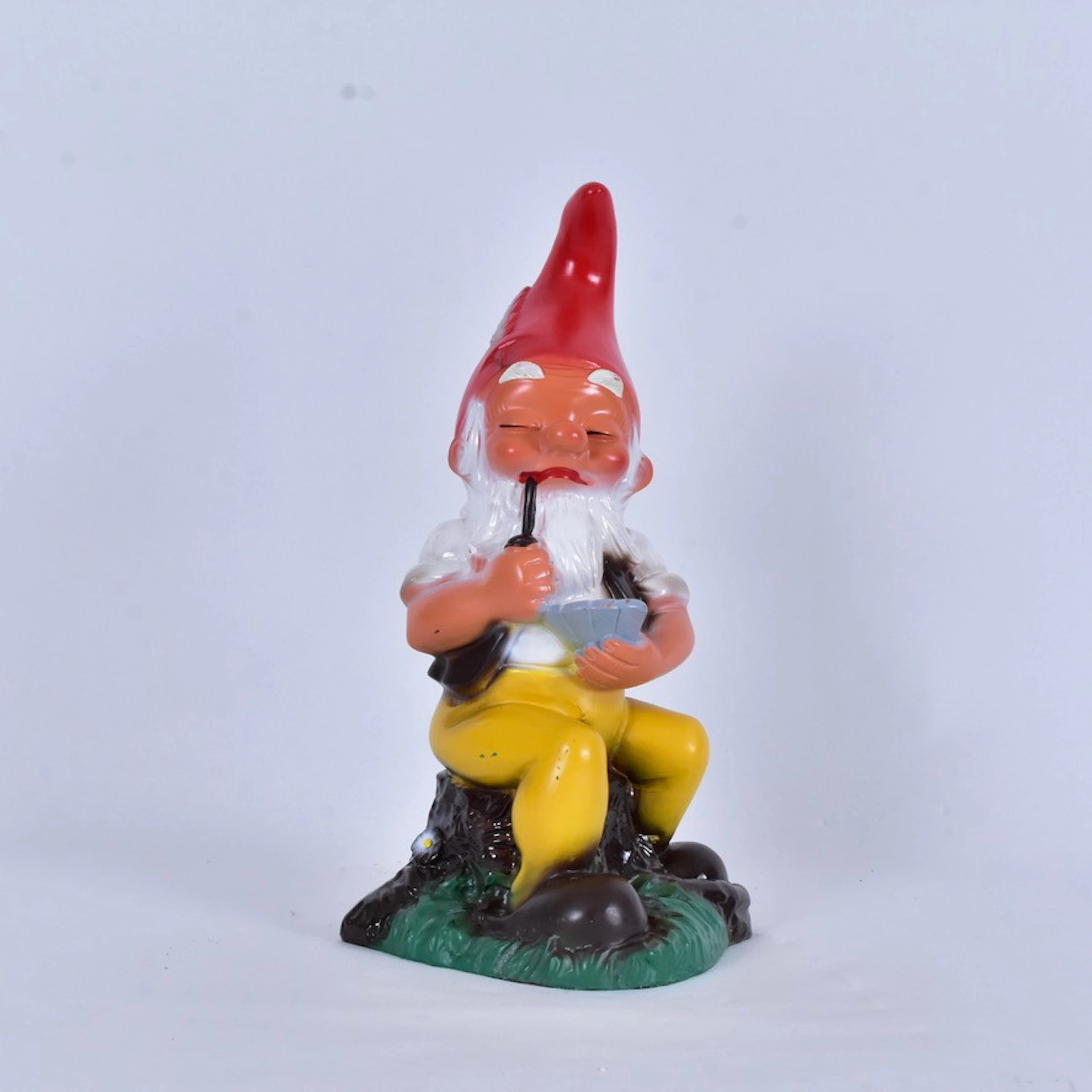 TOMTE, bemålad konstmassa.