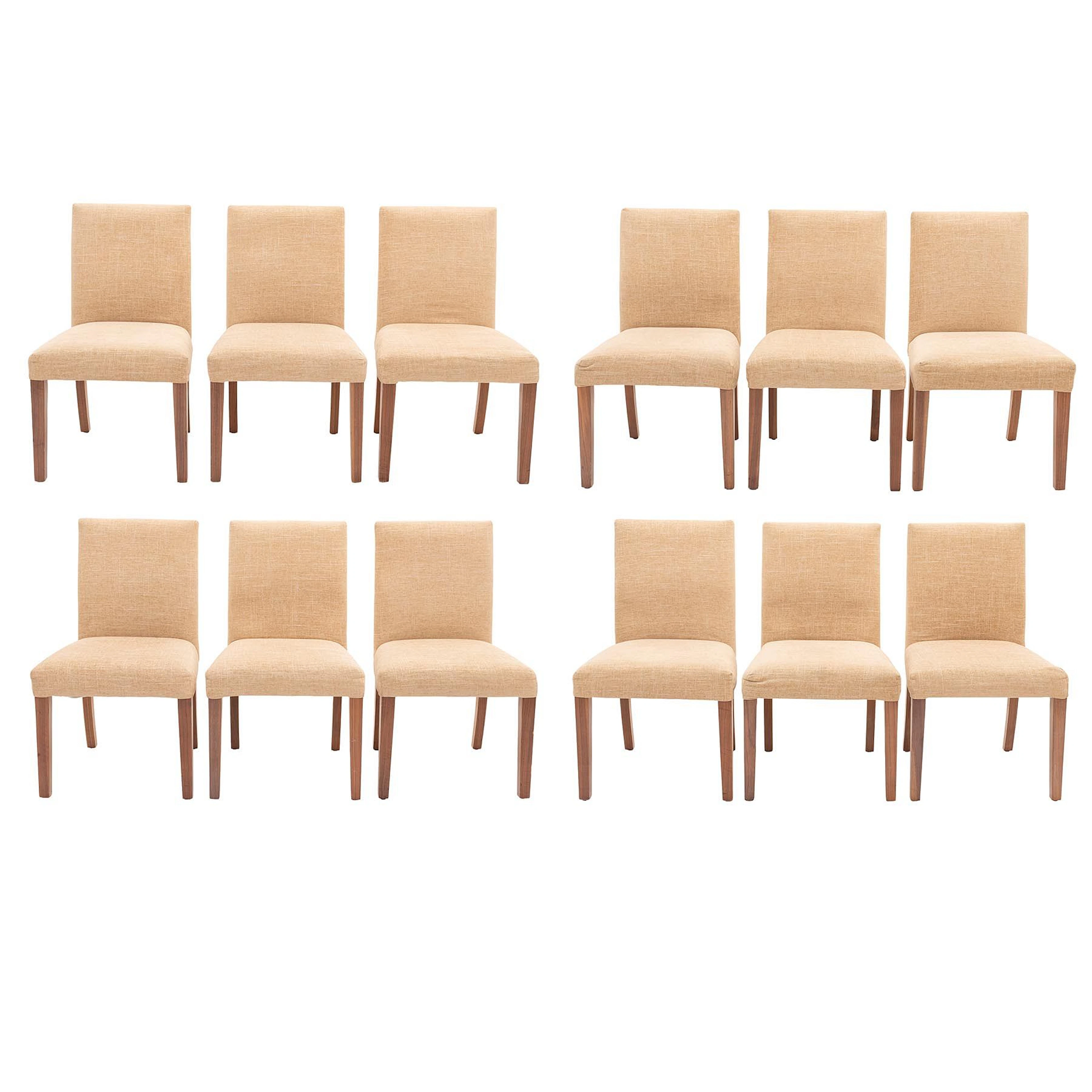 JUEGO DE 12 SILLAS, SXXI. Estructura de madera enchapada. Respaldos