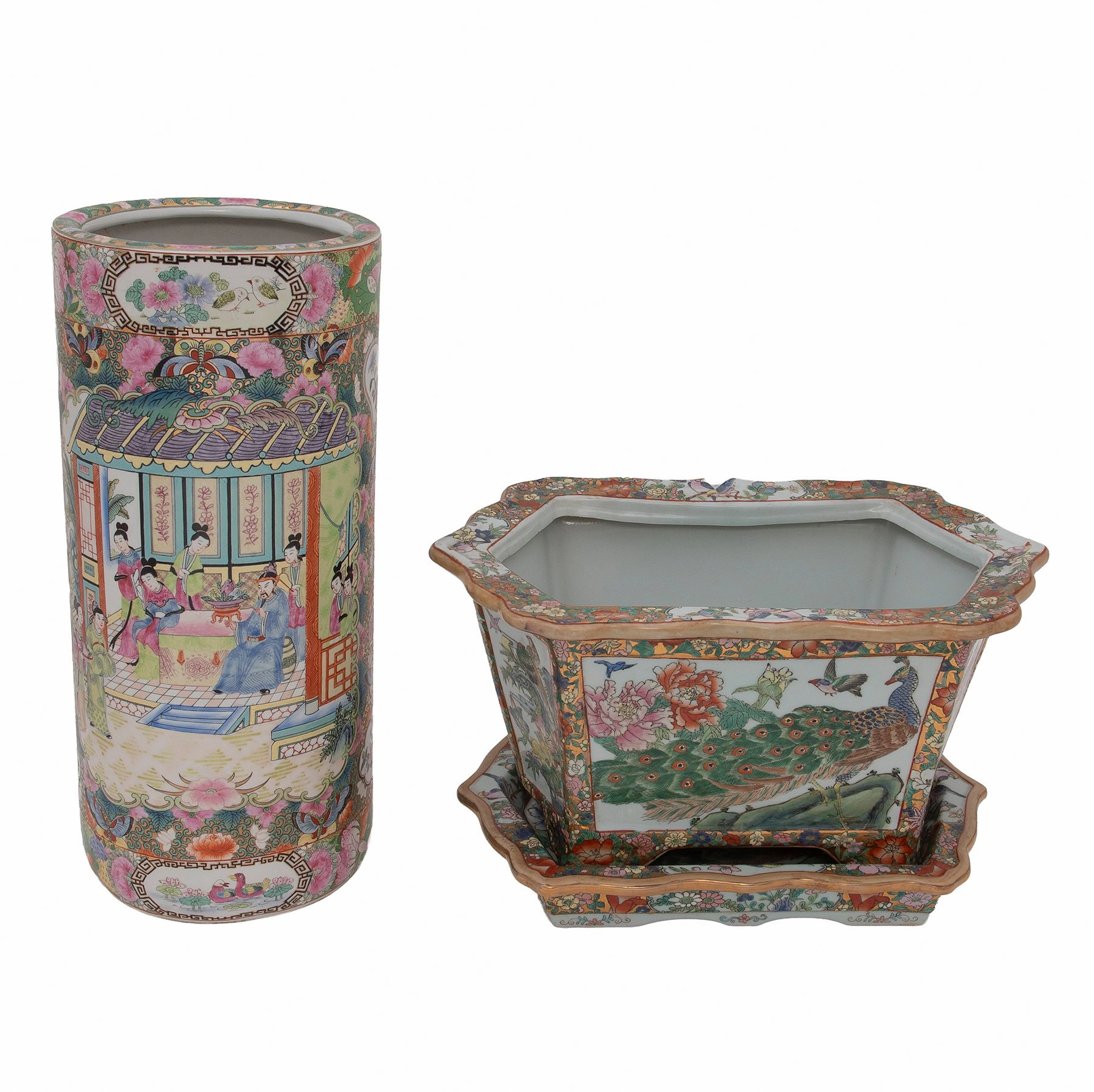 PARAGÚERO Y JARDINERA.CHINA,SXX.Elaboradas en porcelana esmaltada