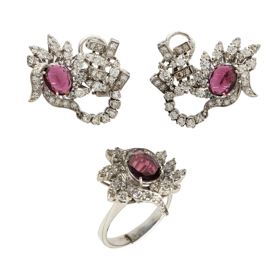JUEGO DE ANILLO Y PAR DE ARETES CON GEMAS SEMIPRECIOSAS Y DIAMANTES