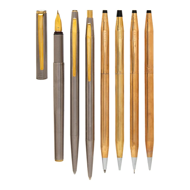 SIETE ARTICULOS DE ESCRITURA EN ACERO MONTBLANC Y CROSS