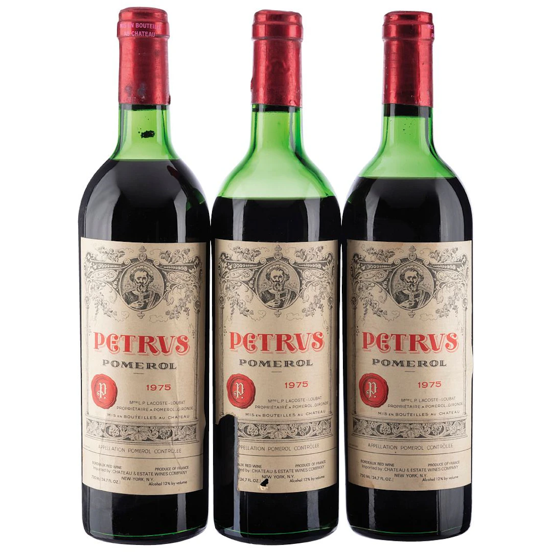 Petrus Grand Vin Cosecha: 1975 Pomerol, Francia Niveles: en el cuello