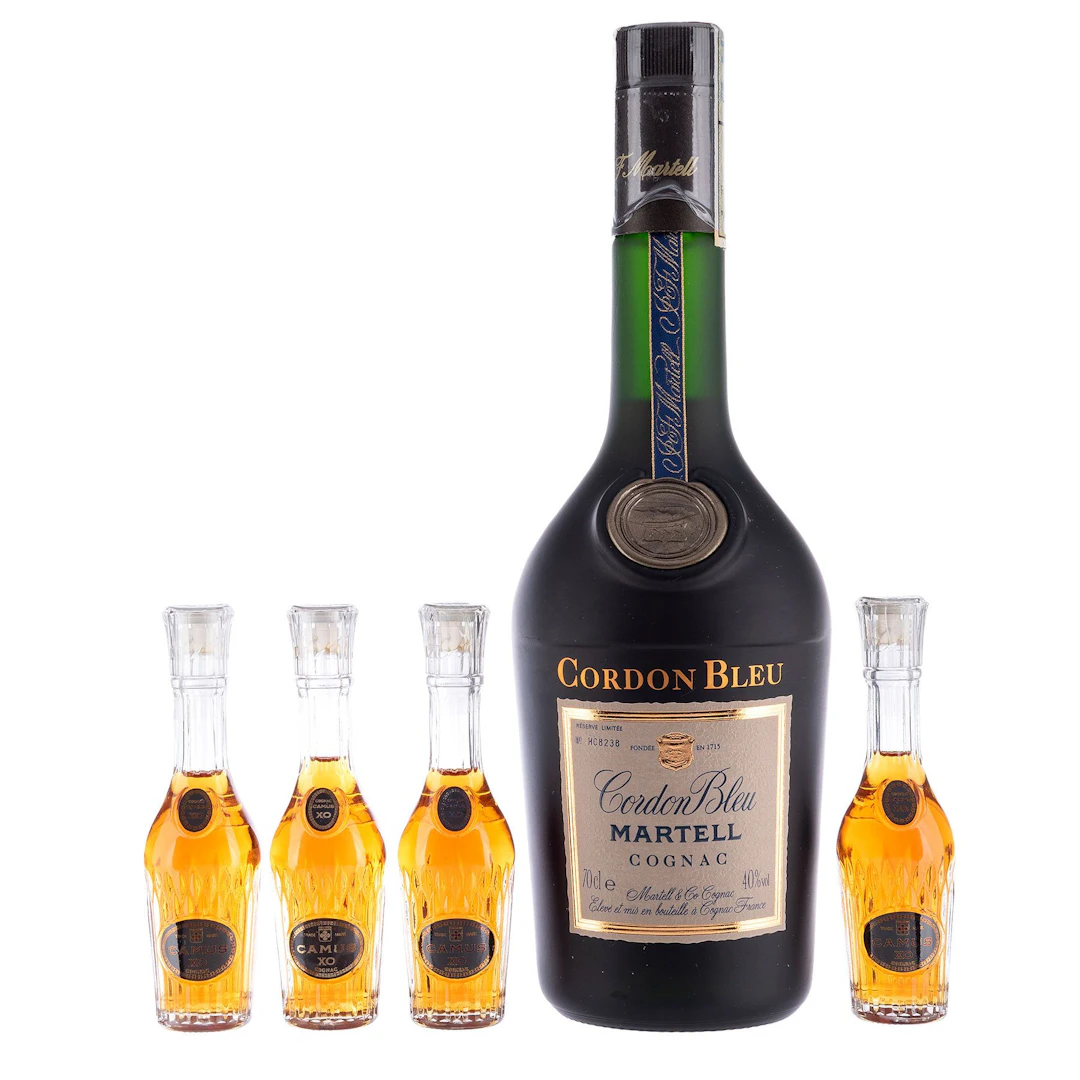 Coñacs Premium a) Martell Cordon Bleu Cognac, Francia b) Camus XO