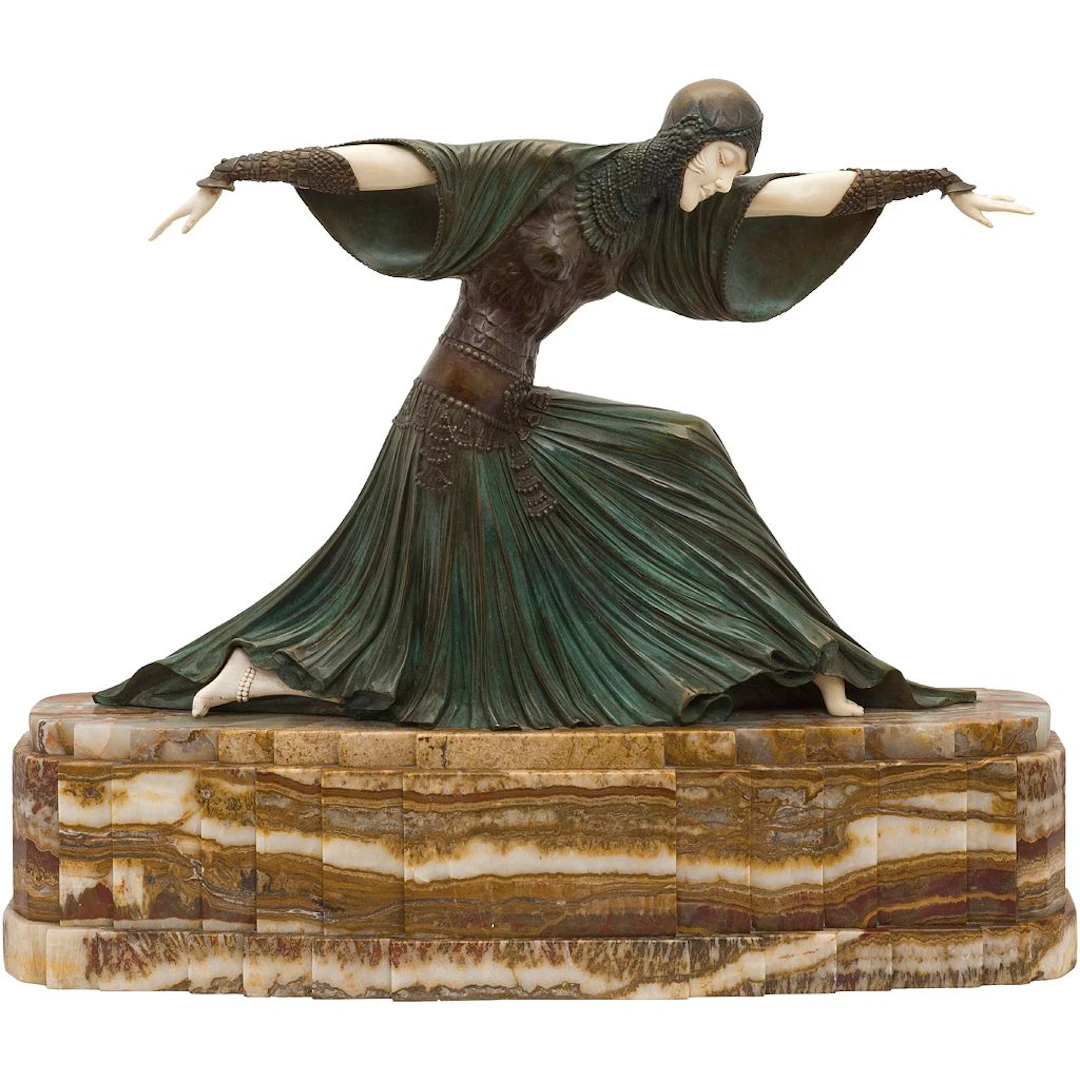 A LA MANERA DE DEMETRE HARALAM CHIPARUS. THAIS Escultura crisoelefantina