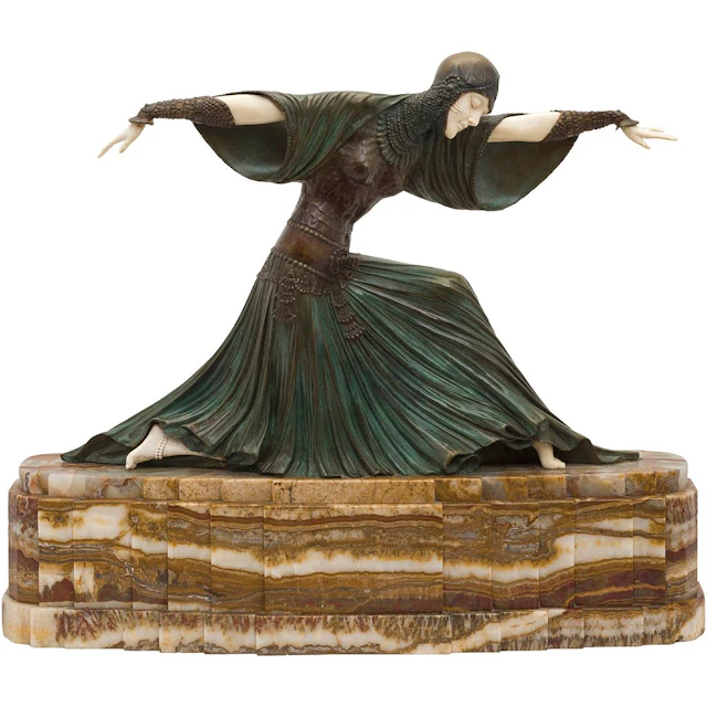 A LA MANERA DE DEMETRE HARALAM CHIPARUS. THAIS Escultura crisoelefantina