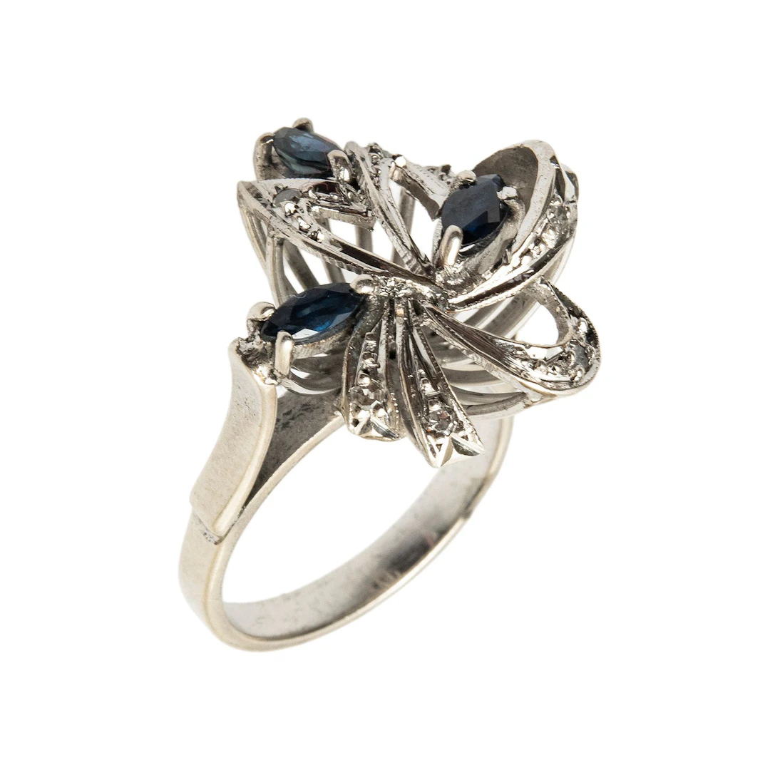 ANILLO CON ZAFIROS Y DIAMANTES EN PLATA PALADIO