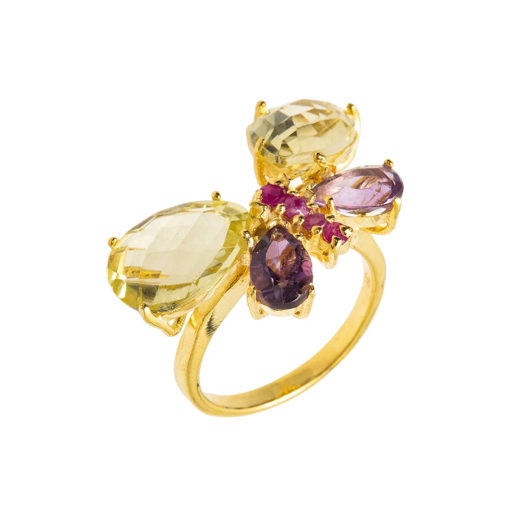 ANILLO CON CUARZOS Y RUBÍES EN PLATA DORADA