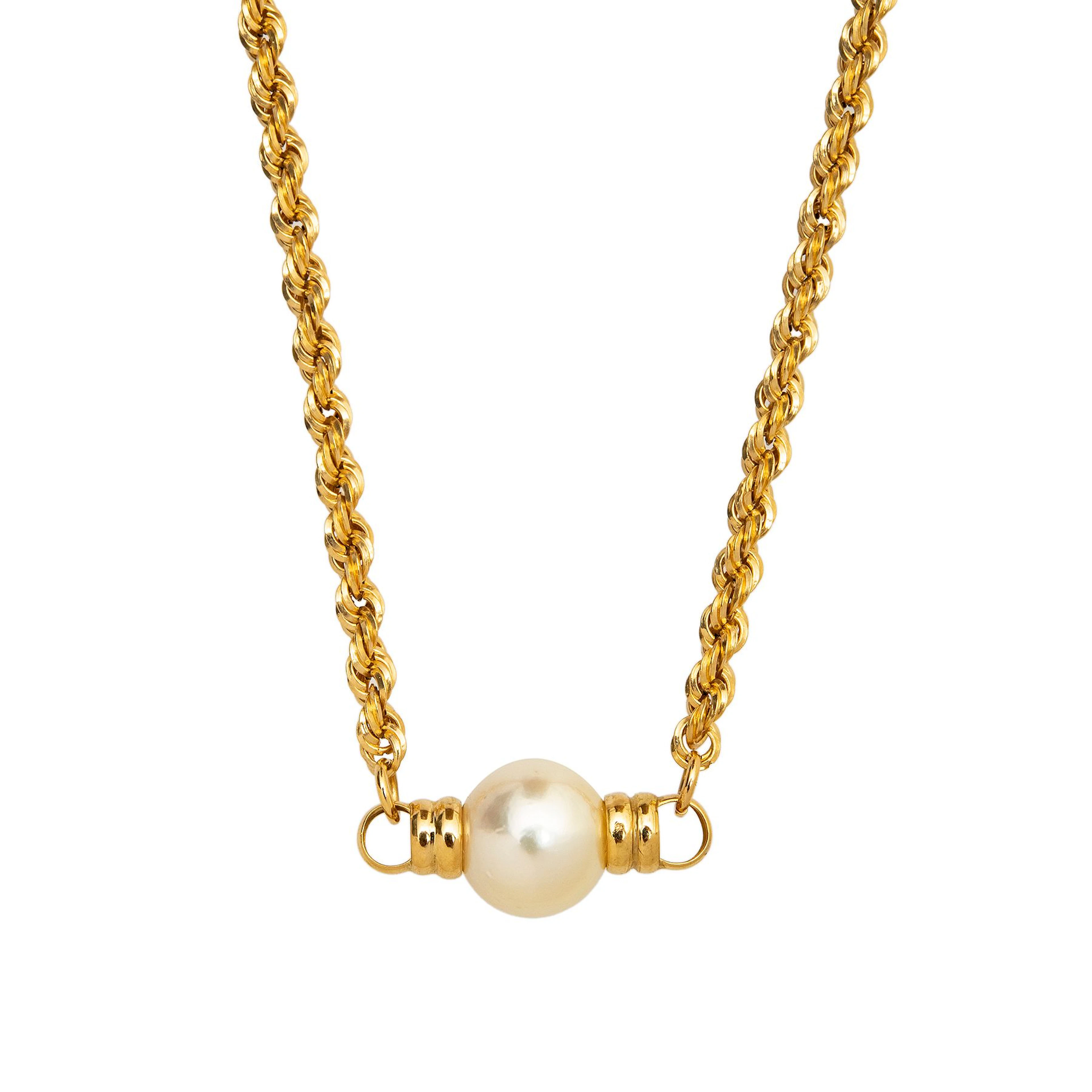 COLLAR CON PERLA CULTIVADA EN ORO AMARILLO DE 18K