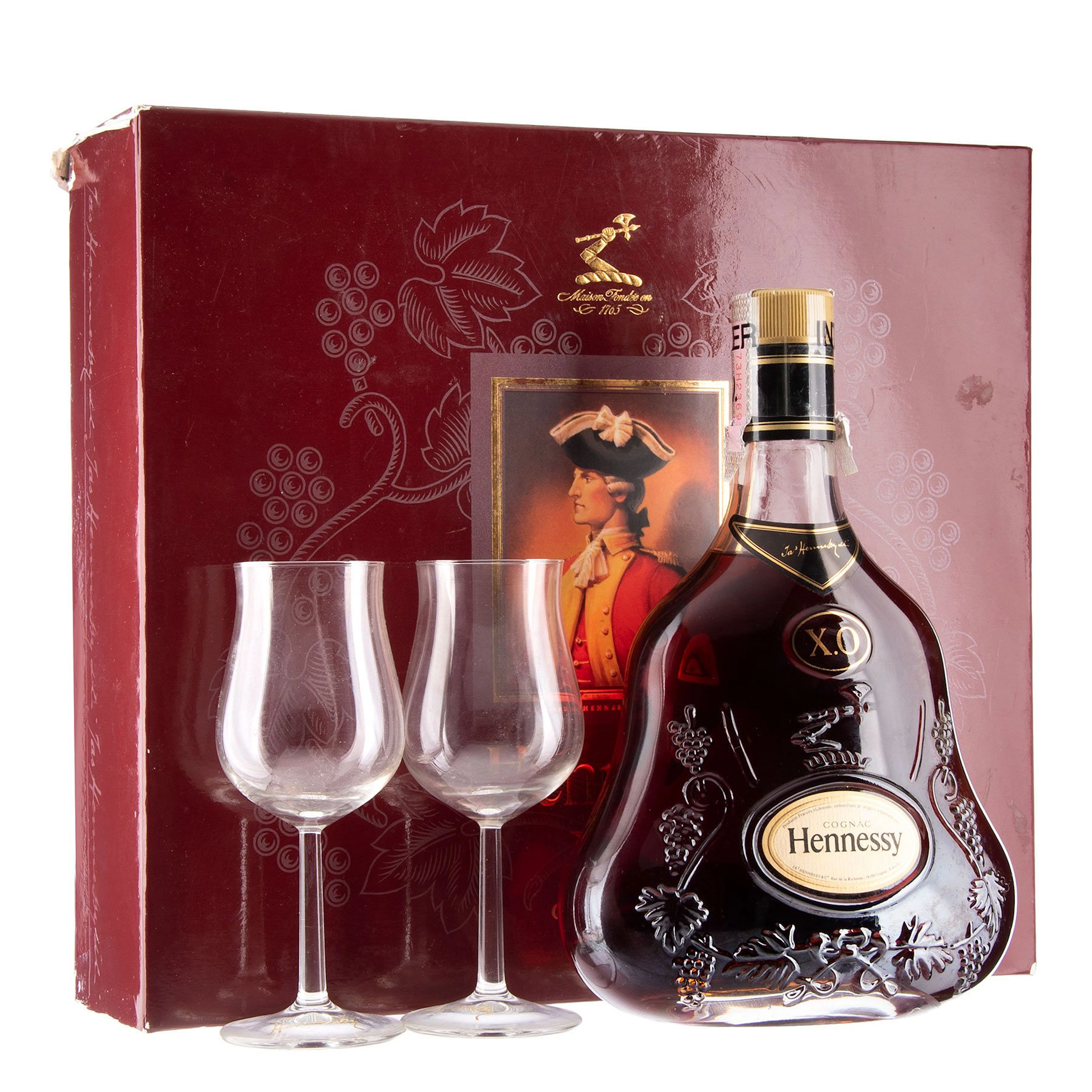 Hennesy XO Cognac Francia En estuche con 2 copas grabadas por la marca