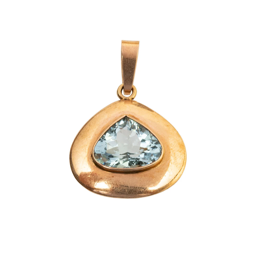 PENDIENTE CON AGUAMARINA EN ORO AMARILLO DE 18K