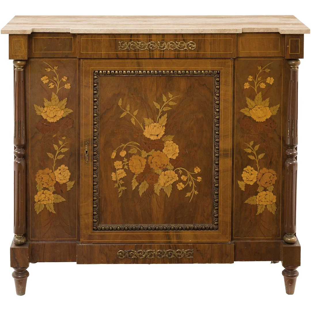 CÓMODA MÉXICO, SIGLO XX Estilo NAPOLEÓN III En madera tallada y enchapada