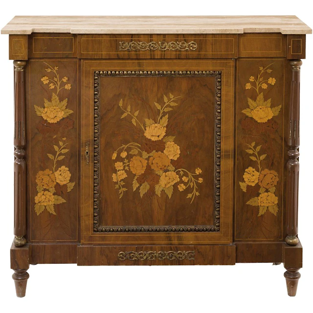 CÓMODA MÉXICO, SIGLO XX Estilo NAPOLEÓN III En madera tallada y enchapada