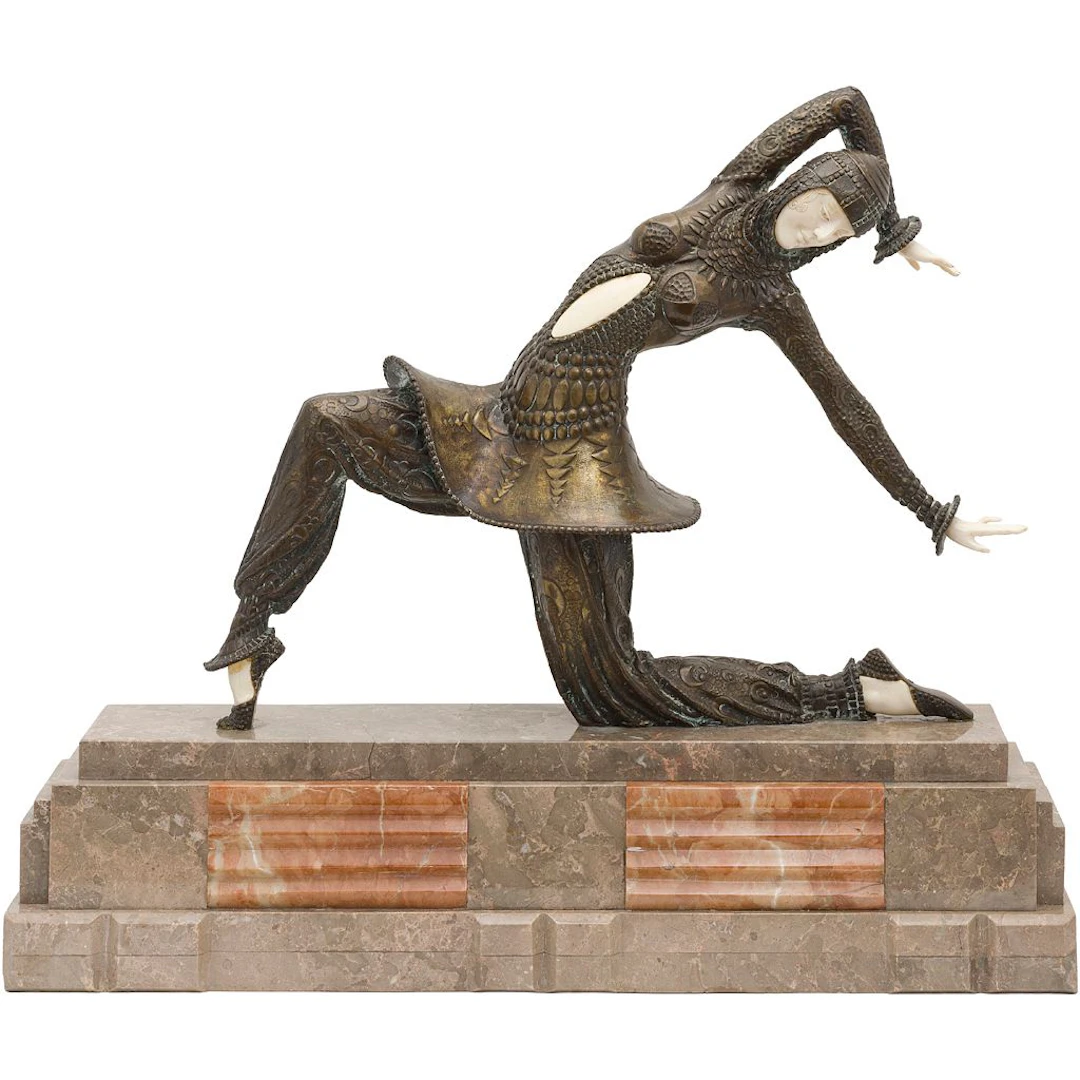A LA MANERA DE DEMETRE HARALAM CHIPARUS. KAMORNA. Escultura crisoelefantina