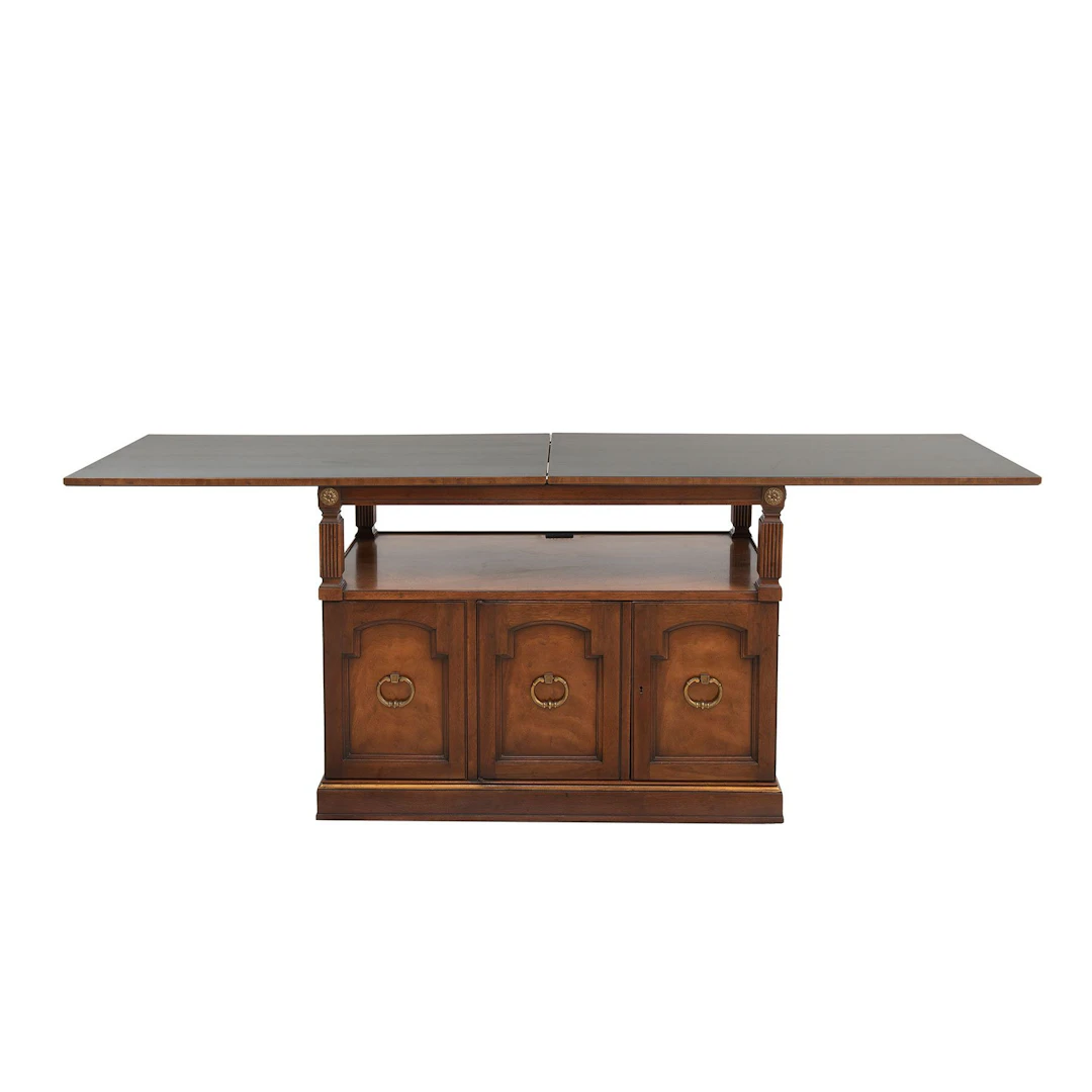 CONSOLA, EE. UU, SXX. De la marca Drexel Heritage. En madera enchapada.