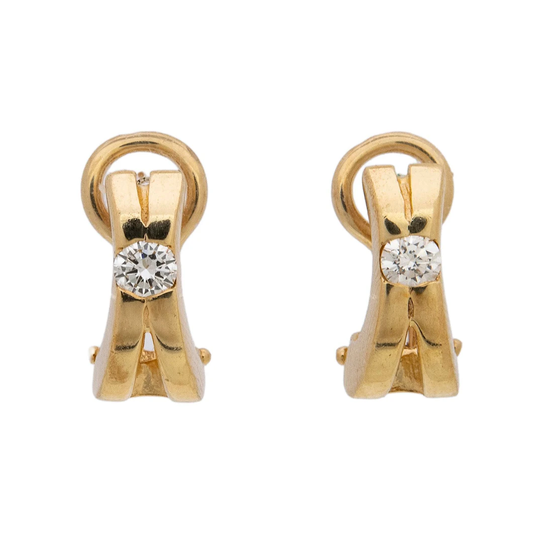 PAR DE ARETES CON DIAMANTE EN ORO AMARILLO DE 14K