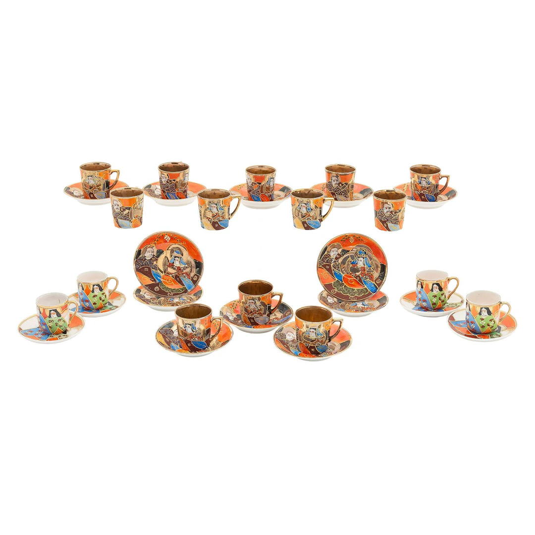 JUEGOS DE TÉ. JAPÓN, SXX Elaborados en porcelana policromada con detalles