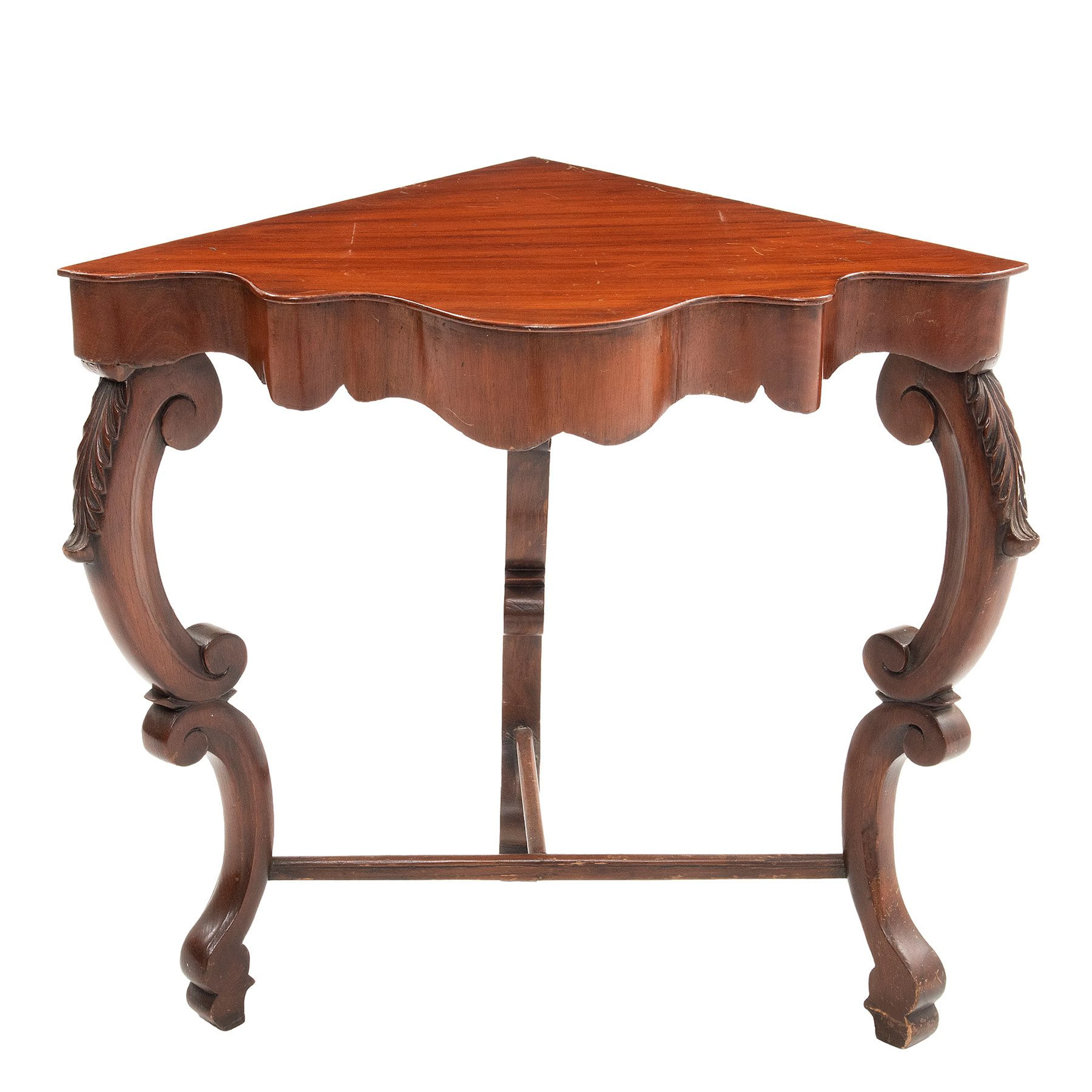 MESA ESQUINERA SIGLO XX Estilo Luis XV Elaborada en madera laqueada