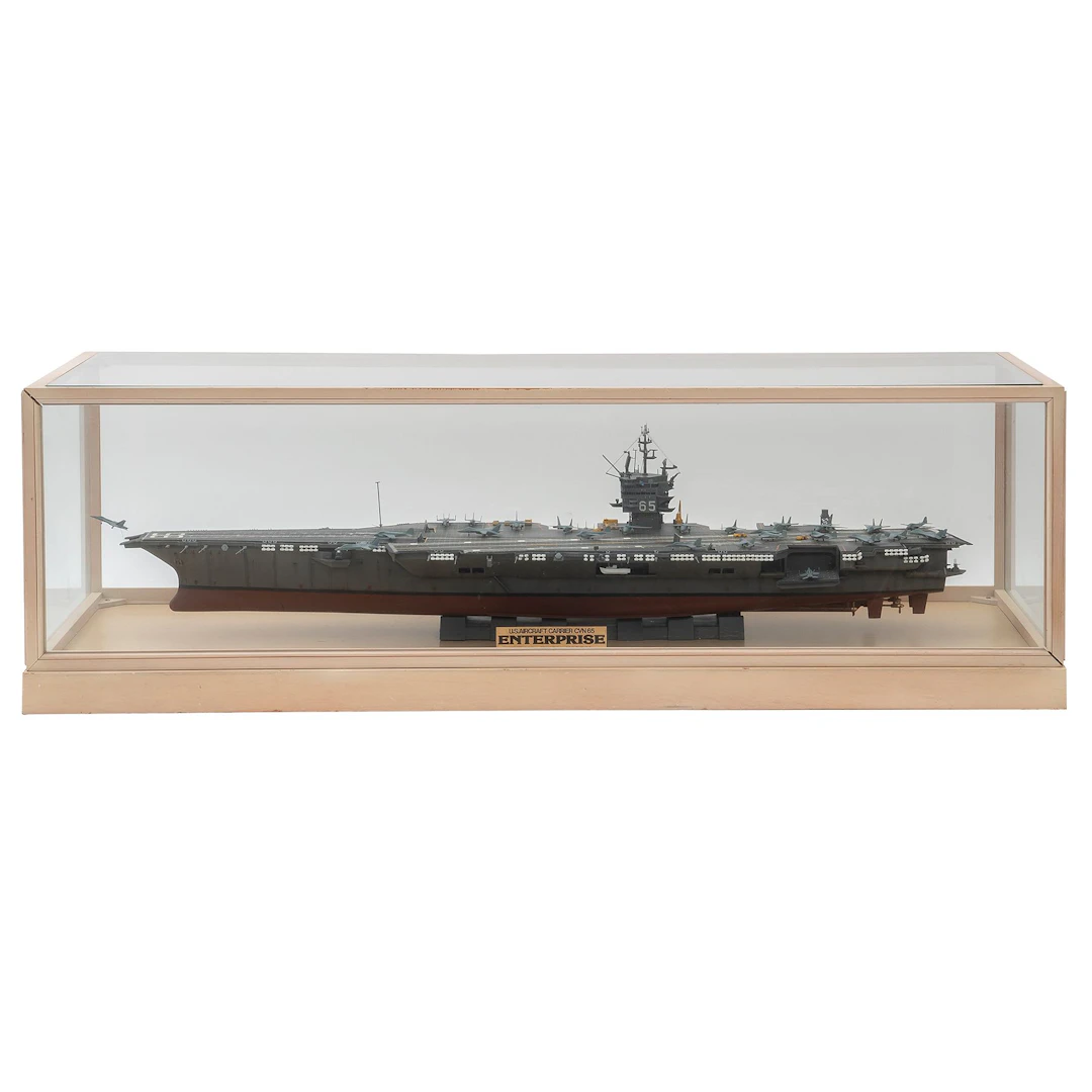 PORTAAVIONES USS ENTERPRISE, EE.UU. SXX. En material sintético. Modelo