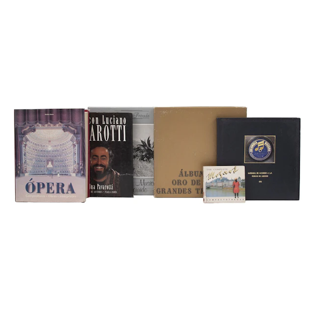 COLECCIÓN DE LIBROS SOBRE MÚSICA SIGLO XX Varias épocas e idiomas.