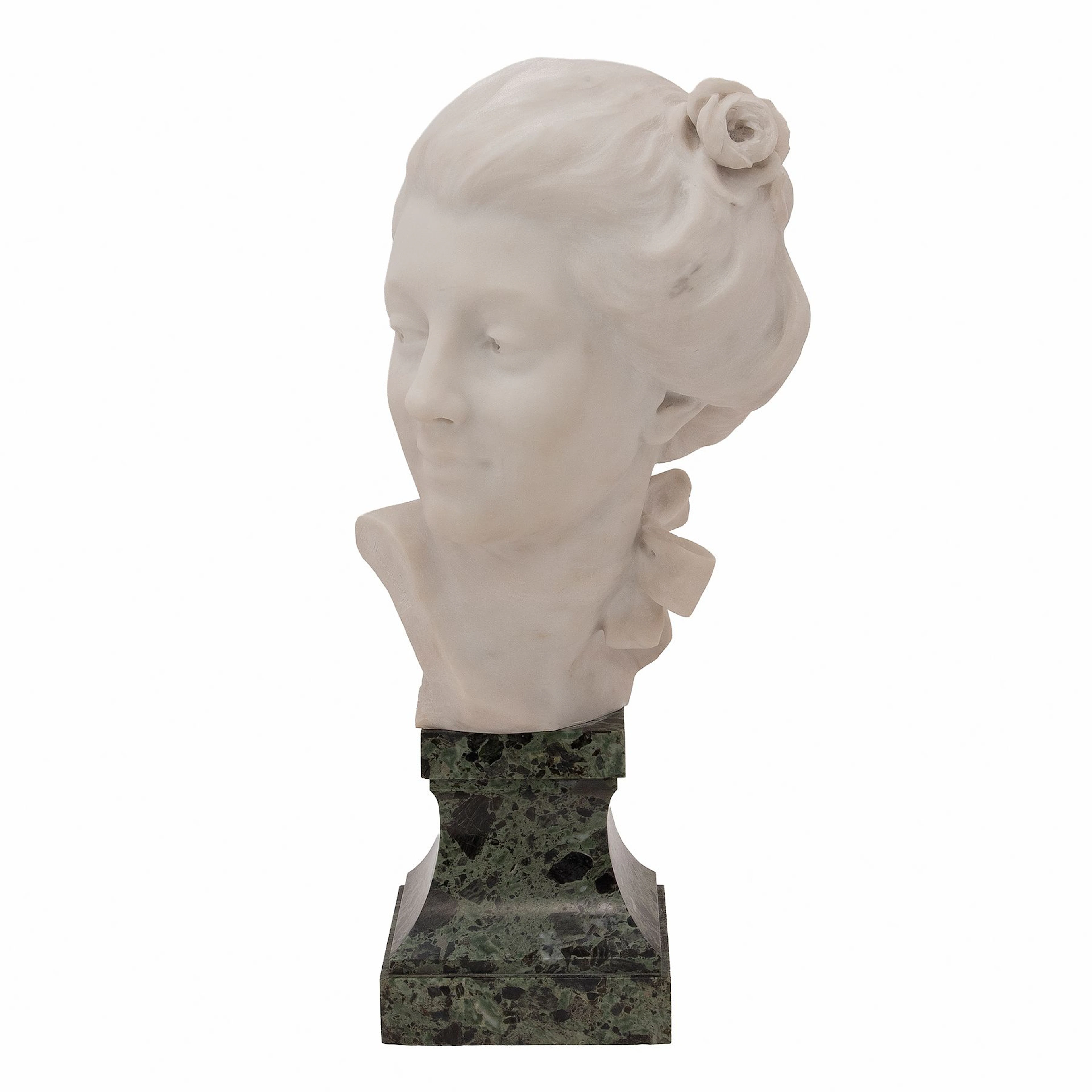 ATRIBUIDO A AUGUSTE MAILLARD (FRANCIA, 1864 - 1944) BUSTO DE DAMA