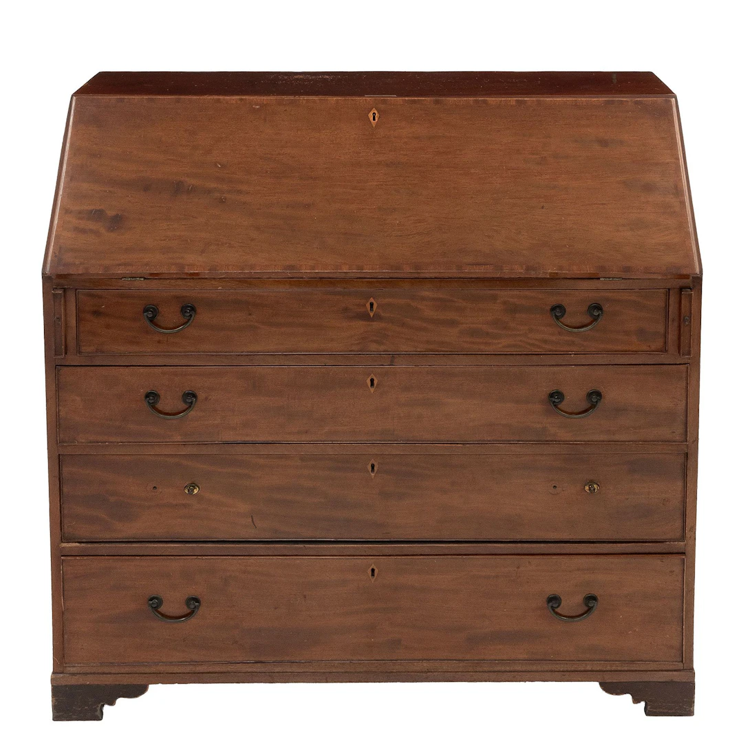 ESCRITORIO SECRETER, SXX. En madera enchapada y laqueada. Cubierta