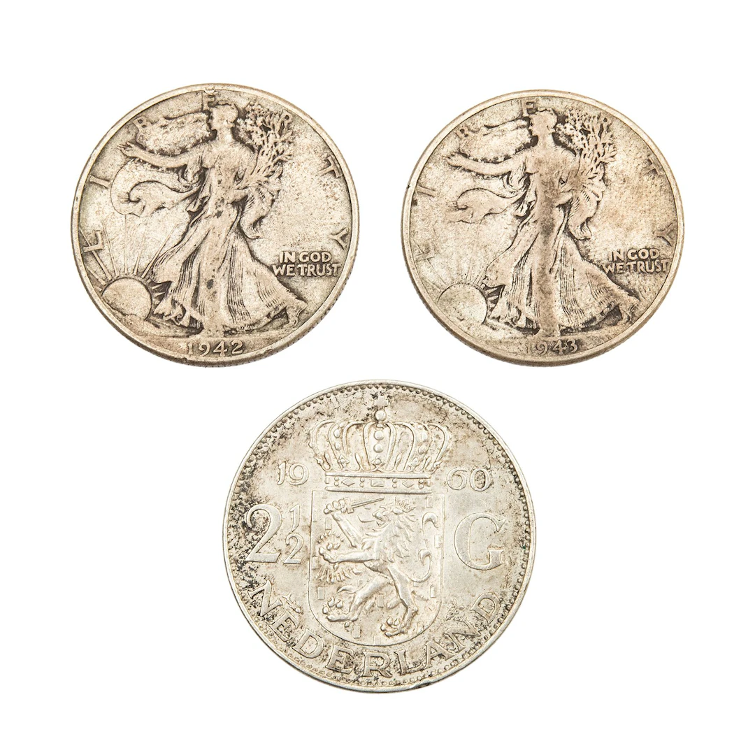 TRES MONEDAS DE ACUÑACIÓN INTERNACIONAL EN PLATA .900 Y .720