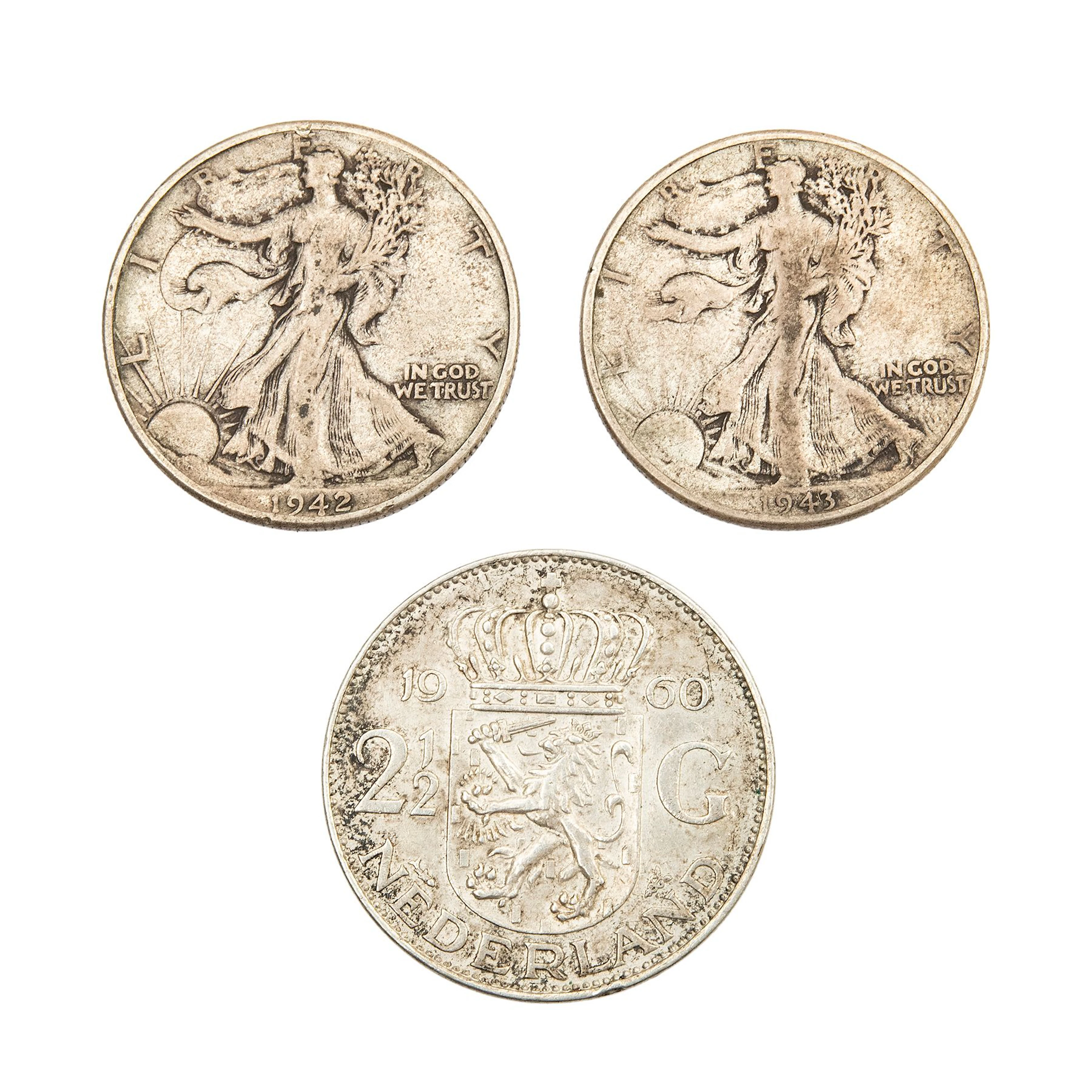 TRES MONEDAS DE ACUÑACIÓN INTERNACIONAL EN PLATA .900 Y .720