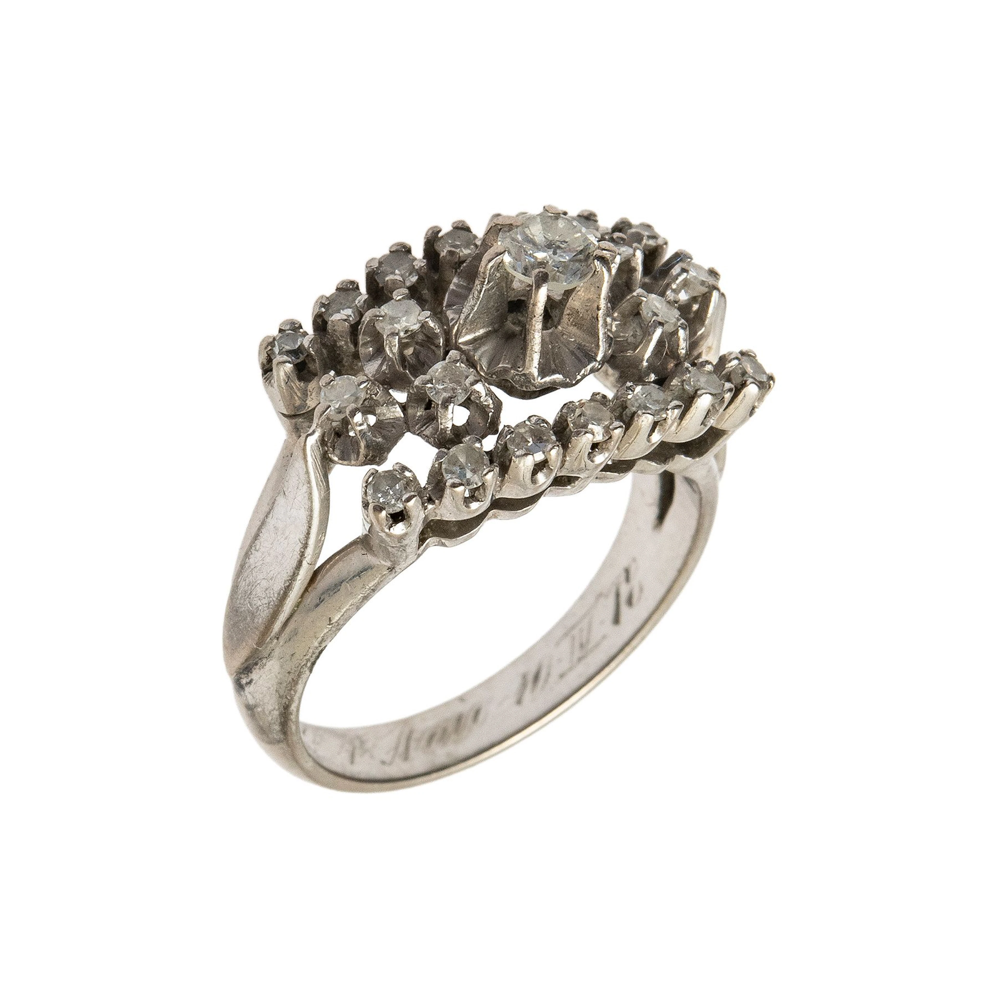 ANILLO CON DIAMANTES EN ORO BLANCO AL PALADIO