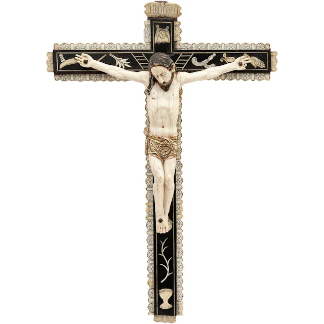 CRISTO CRUCIFICADO. ORIGEN HISPANO-FILIPINO, S. XVIII . Talla en marfil