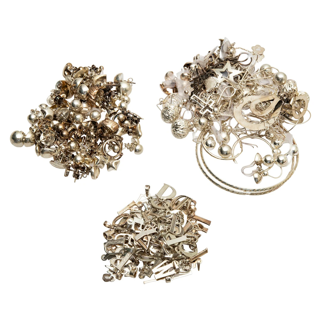 PENDIENTES, BROQUELES Y PARES DE ARETES EN PLATA