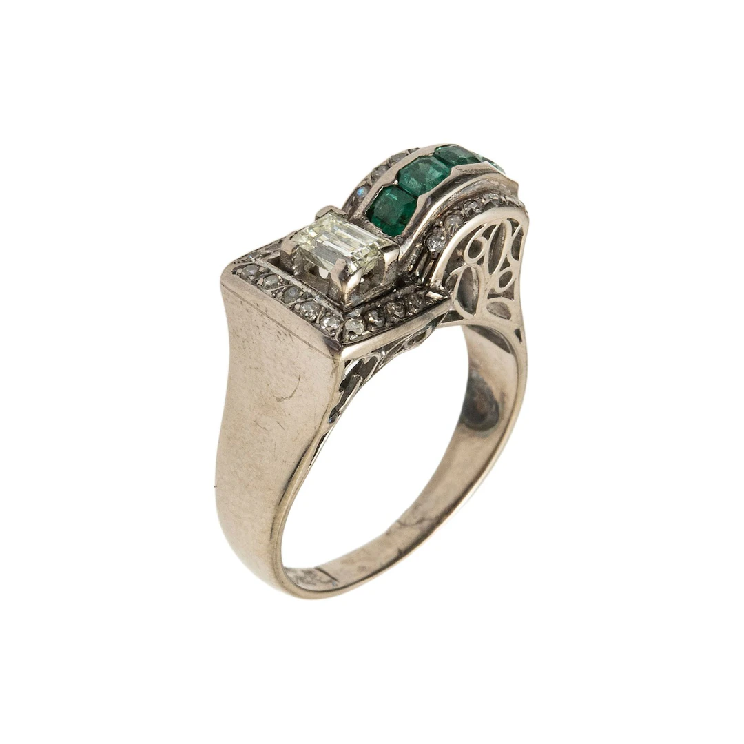 ANILLO CON ESMERALDAS Y DIAMANTES EN PLATA PALADIO