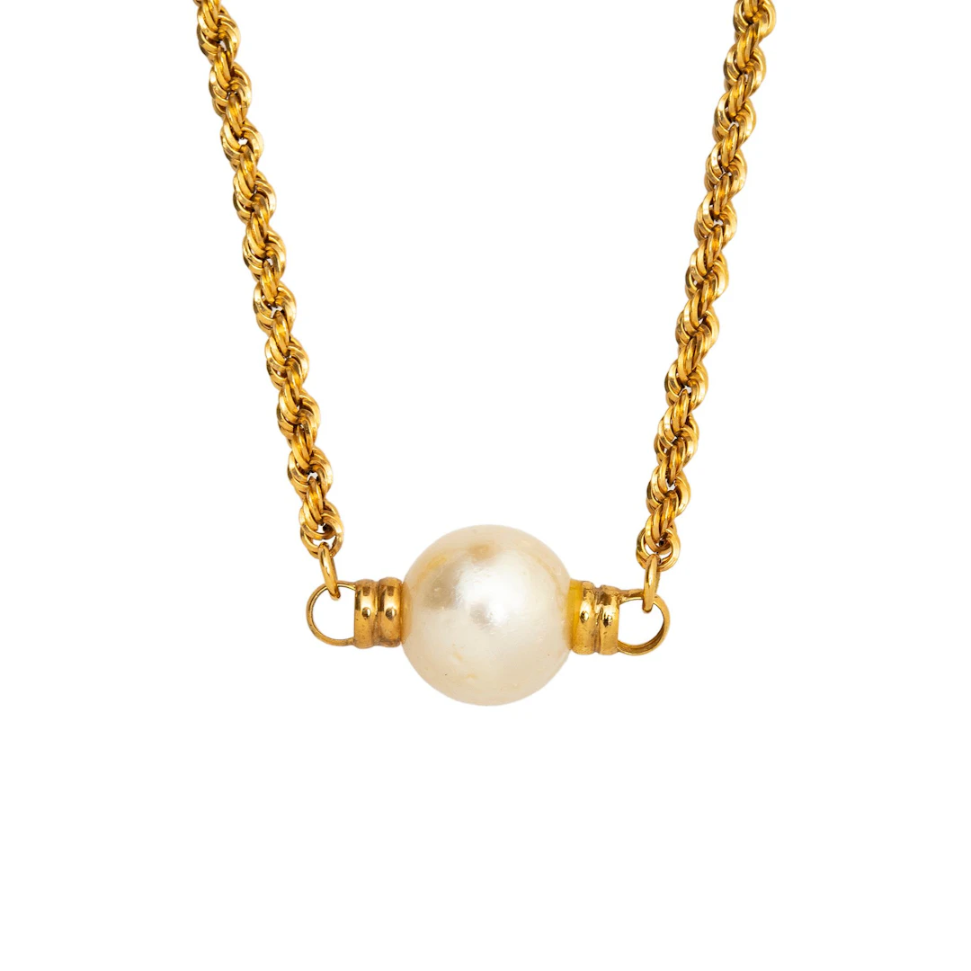 GARGANTILLA CON PERLA CULTIVADA EN ORO AMARILLO DE 18K